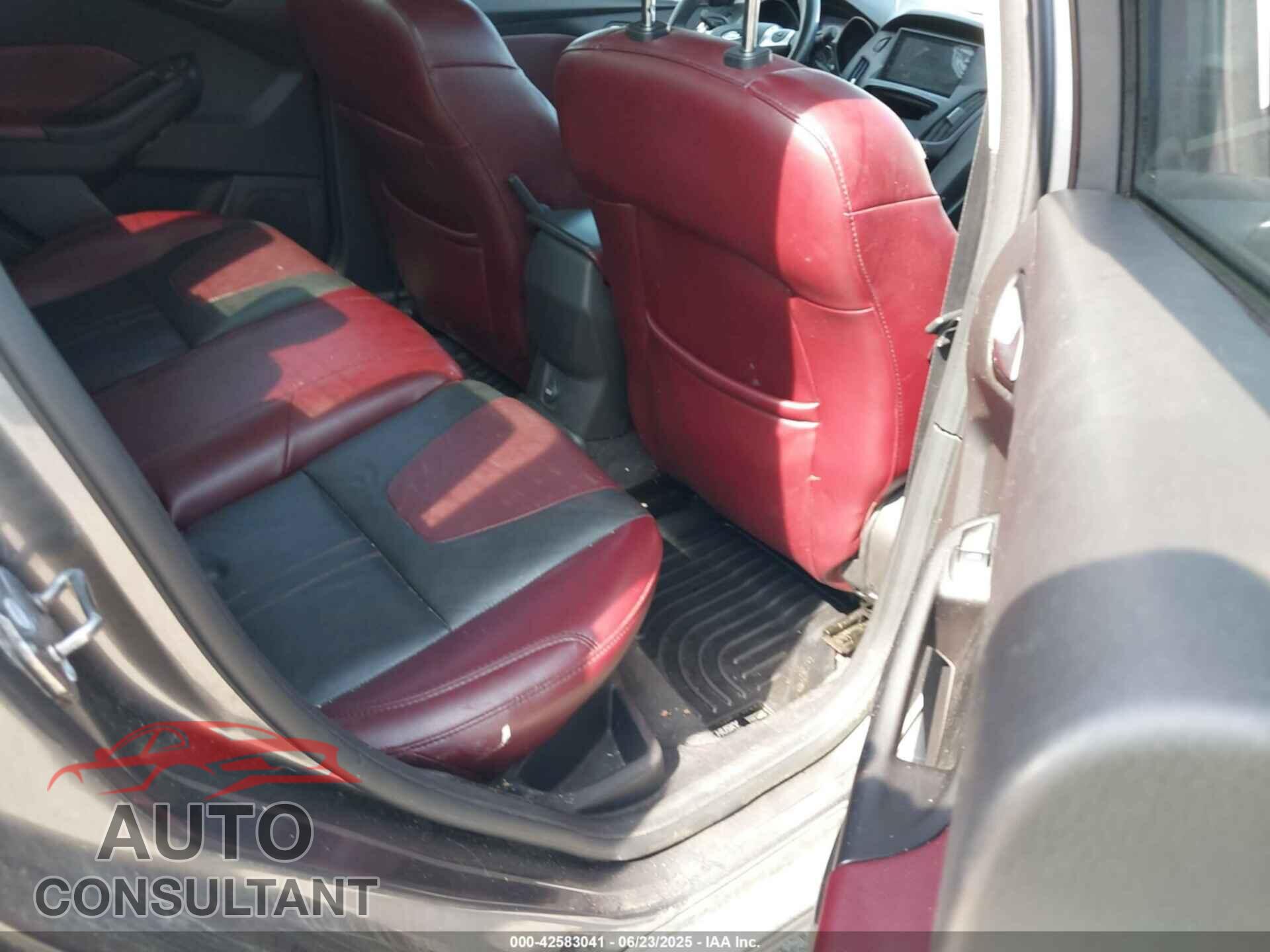 FORD FOCUS 2013 - 1FADP3F28DL233822