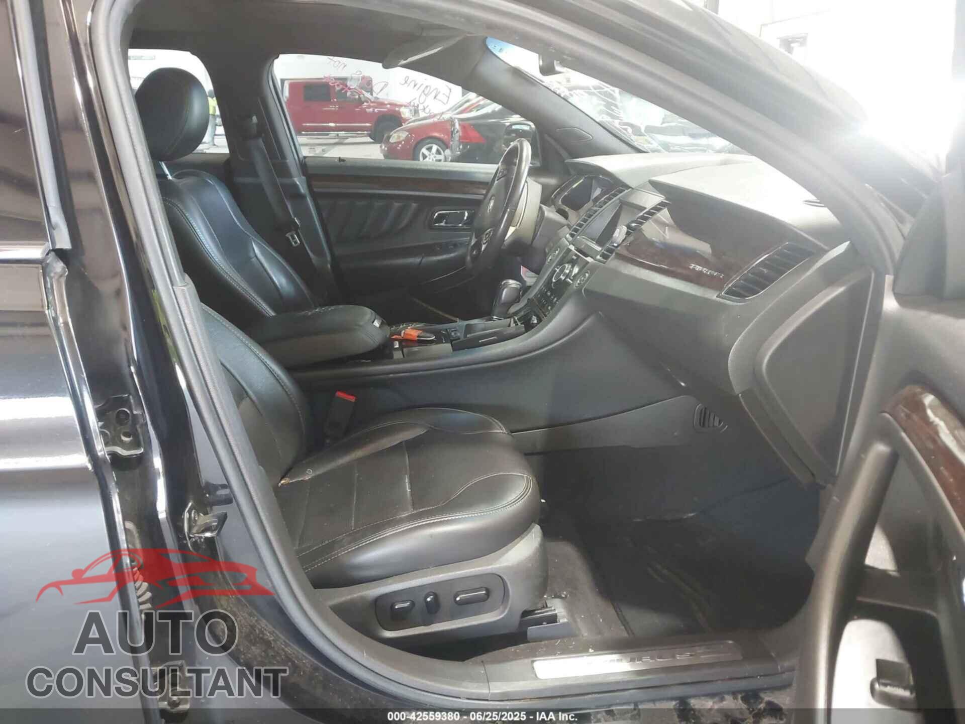FORD TAURUS 2019 - 1FAHP2F83KG114517