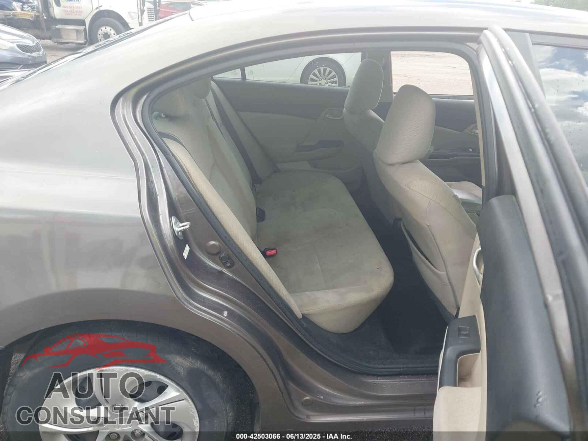 HONDA CIVIC 2013 - 2HGFB2F50DH542804