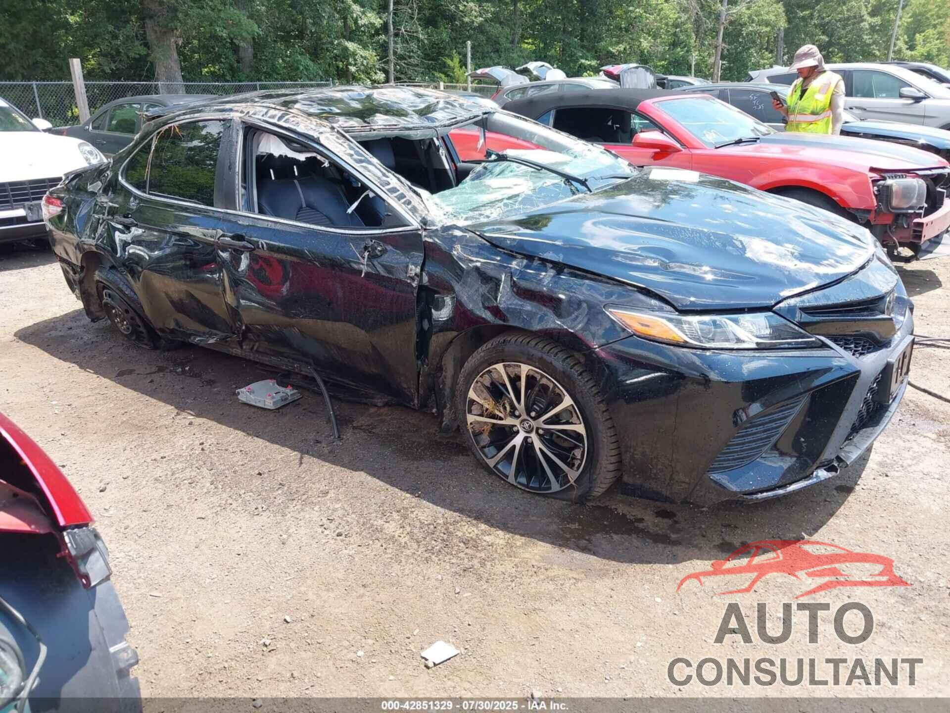 TOYOTA CAMRY 2019 - 4T1B11HK2KU713751