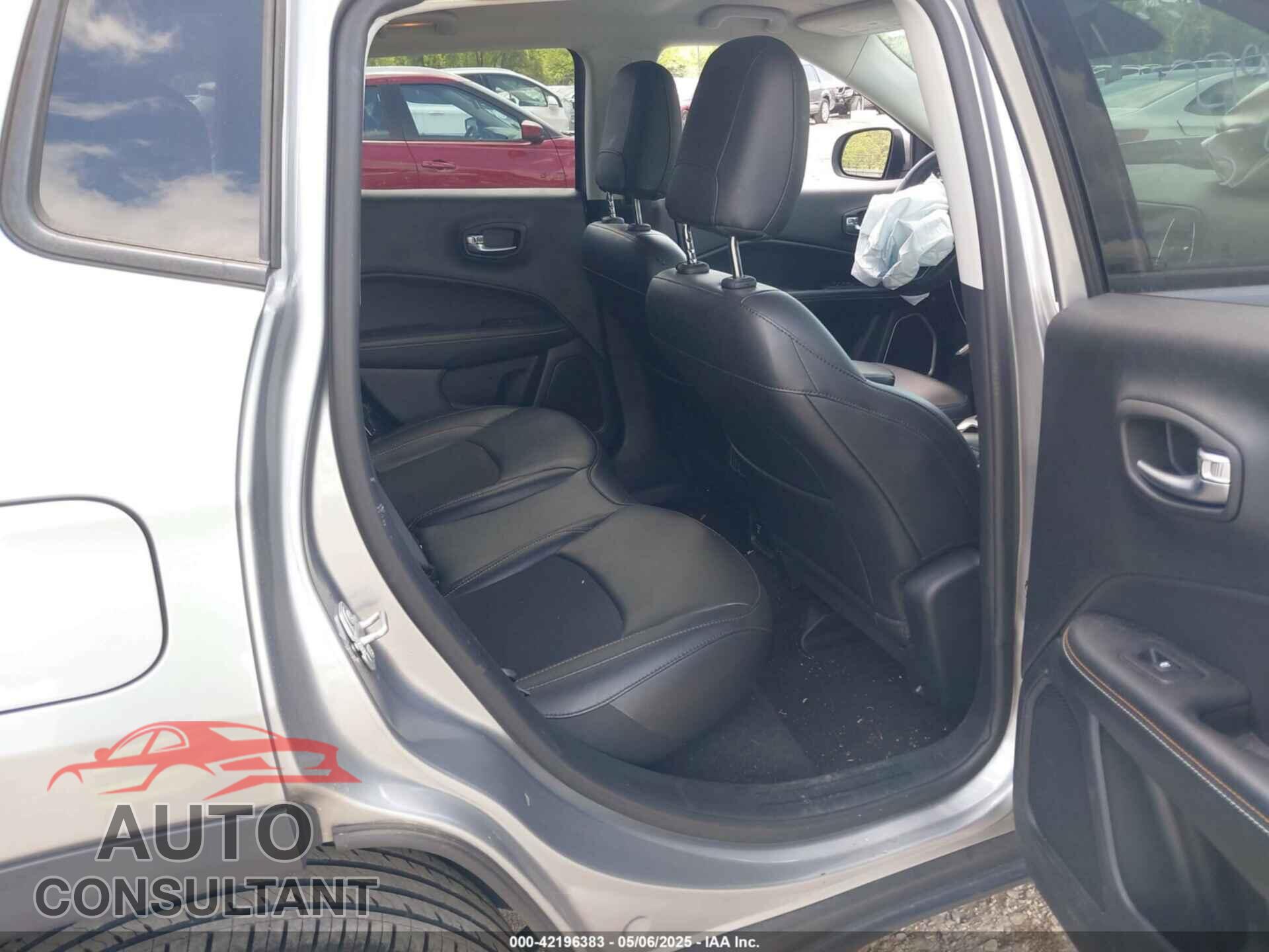 JEEP COMPASS 2019 - 3C4NJDBB6KT657190