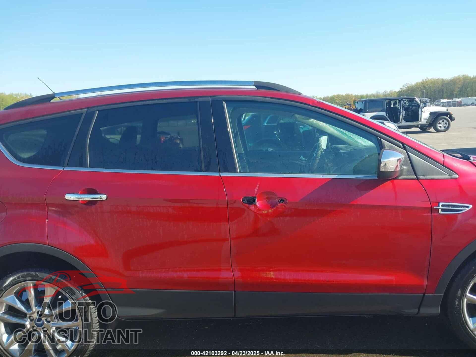 FORD ESCAPE 2015 - 1FMCU9G91FUC02837