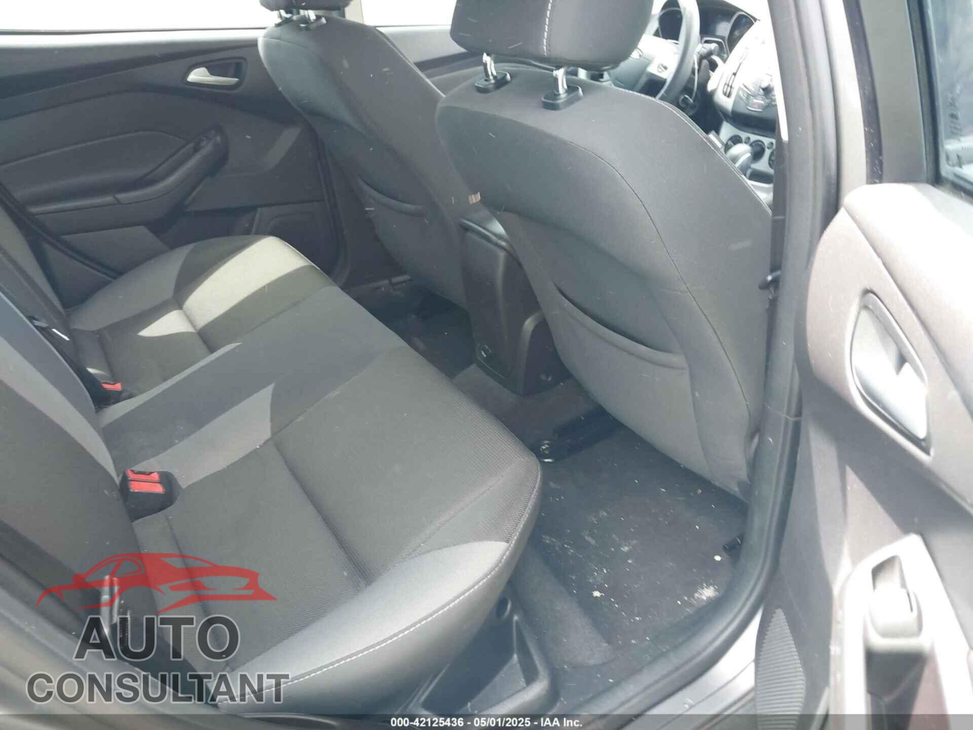 FORD FOCUS 2014 - 1FADP3F22E6429920