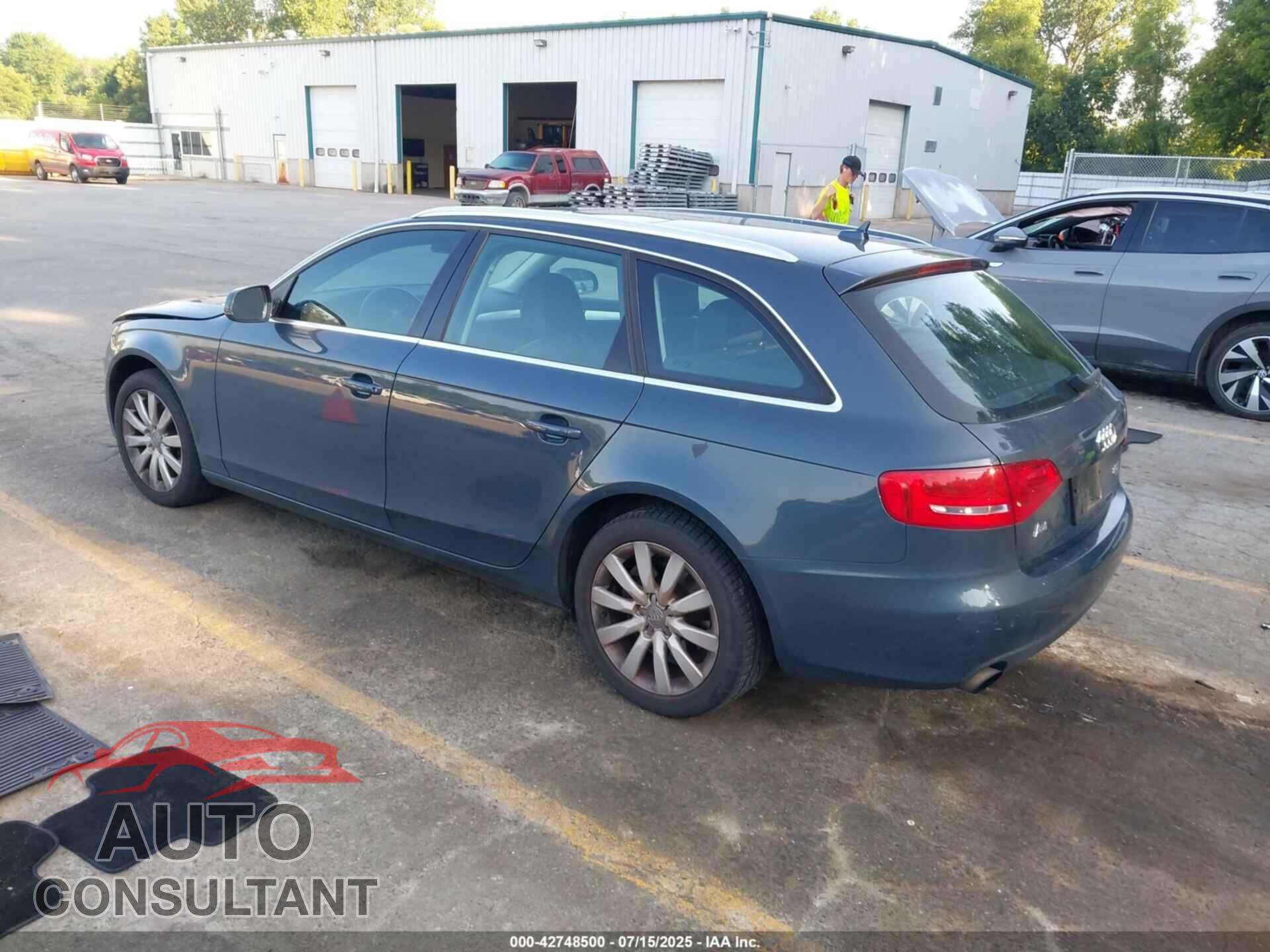 AUDI A4 2011 - WAUWFAFL8BA100213