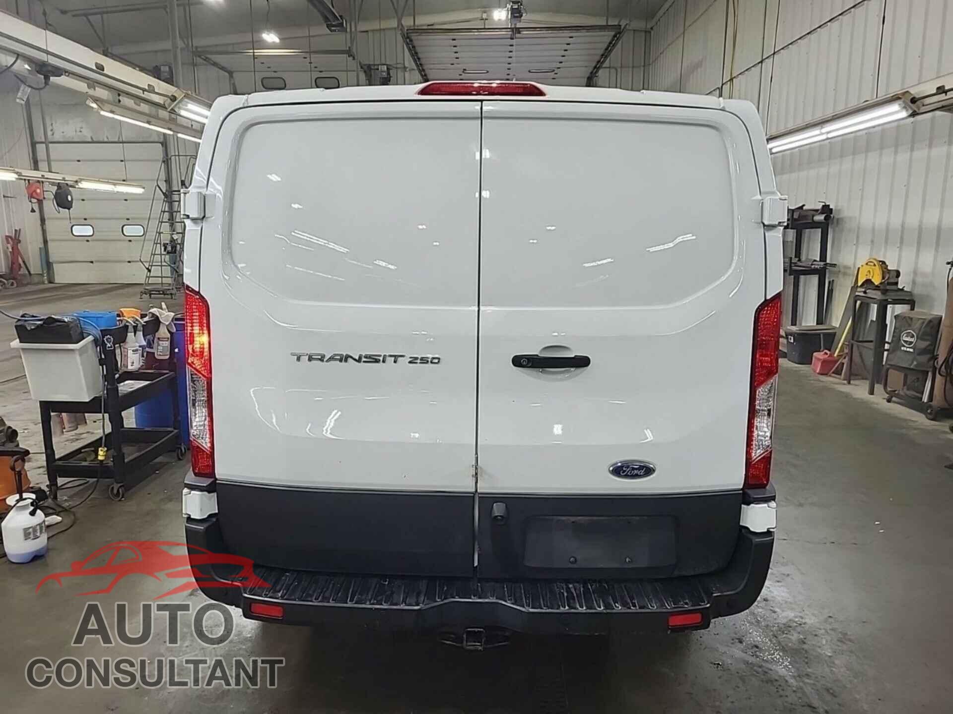 FORD TRANSIT-250 2020 - 1FTBR2YG6LKA84460