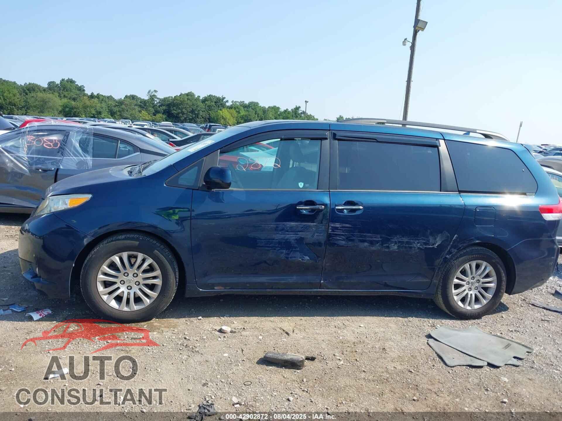 TOYOTA SIENNA 2011 - 5TDYK3DC1BS035231