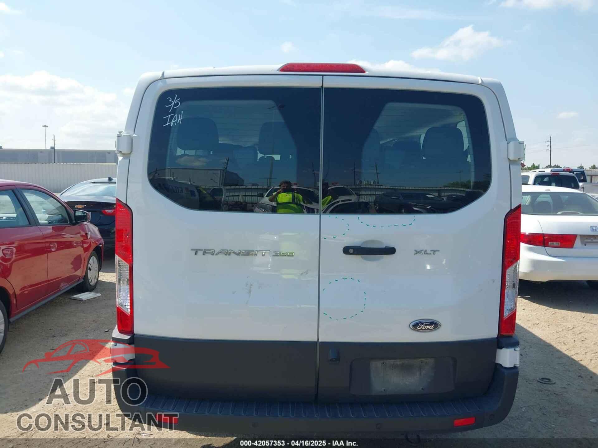 FORD TRANSIT-350 PASSENGER VAN 2022 - 1FBAX2Y82NKA44247