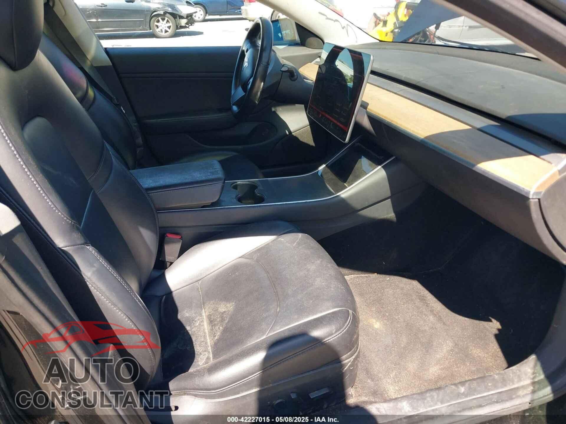 TESLA MODEL 3 2018 - 5YJ3E1EA7JF011411