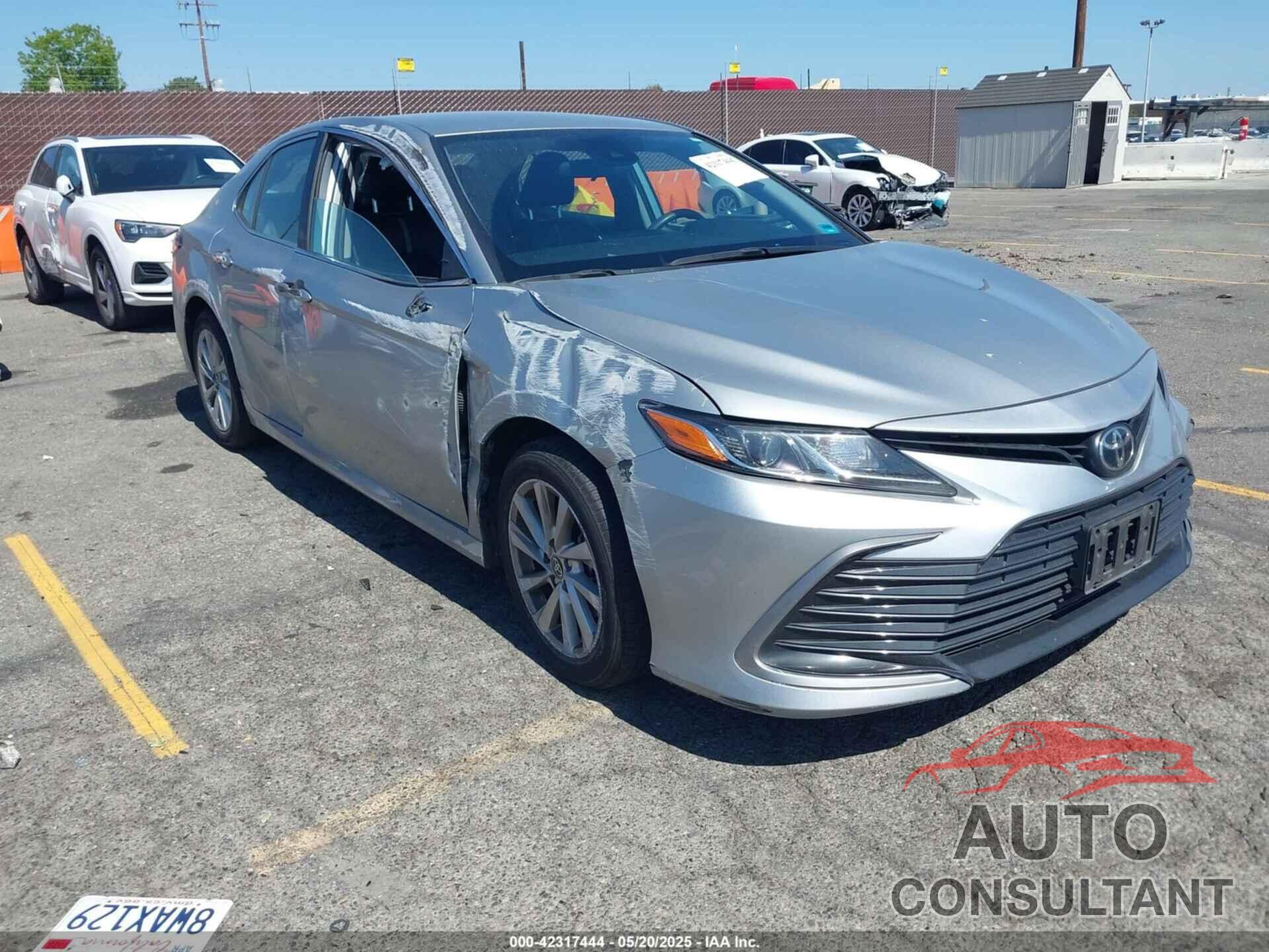 TOYOTA CAMRY 2021 - 4T1C11AK3MU440014