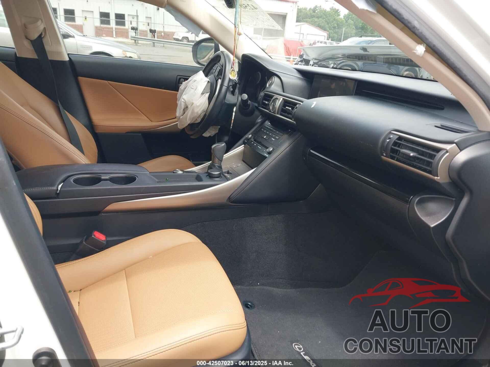LEXUS IS 200T 2017 - JTHBA1D27H5055310