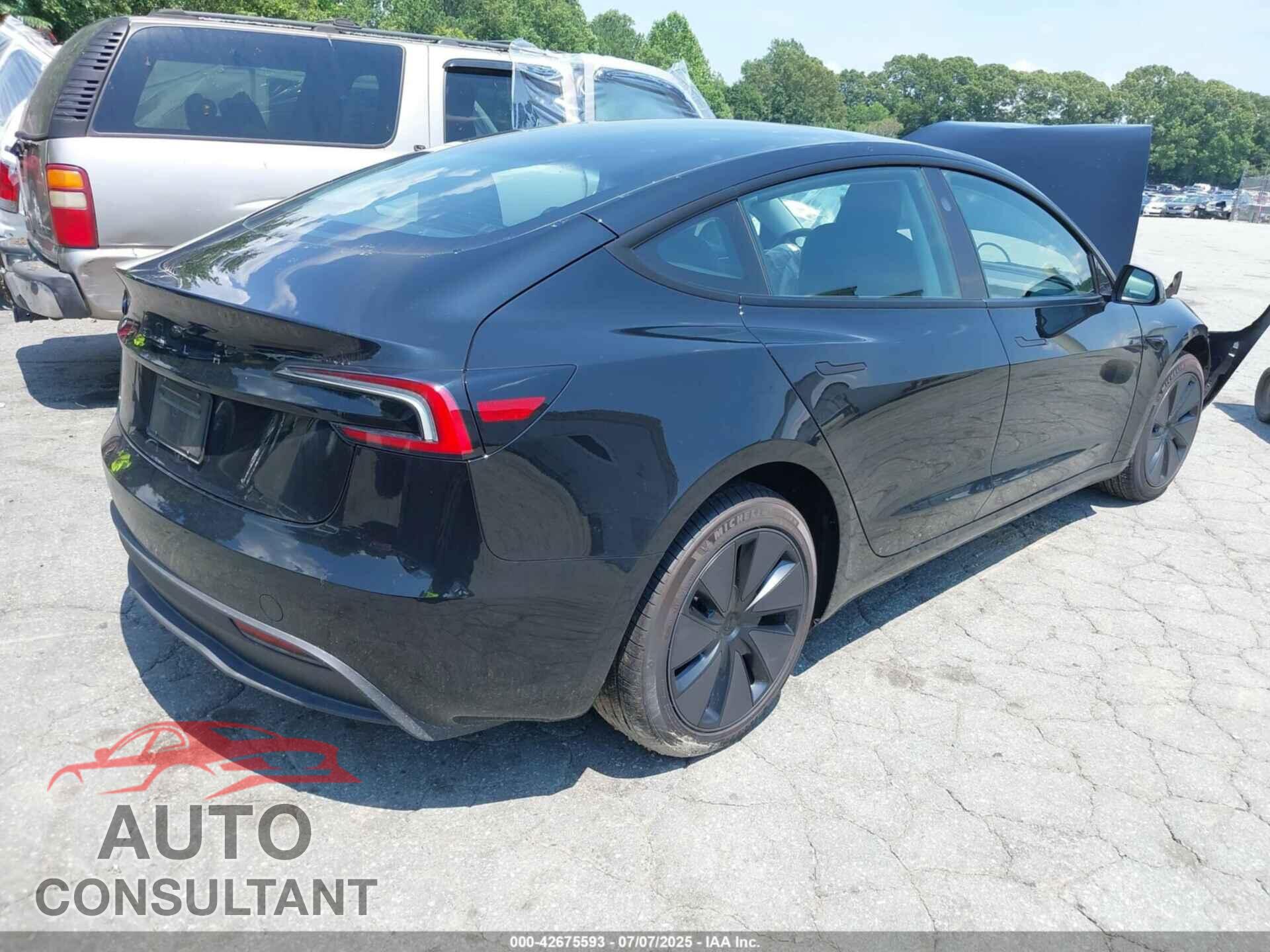 TESLA MODEL 3 2025 - 5YJ3E1EA7SF967182