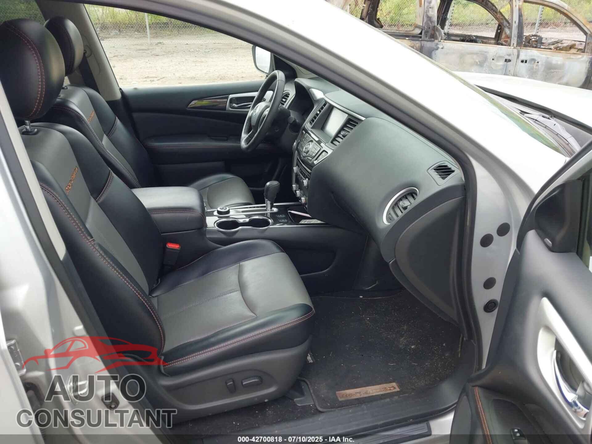 NISSAN PATHFINDER 2020 - 5N1DR2CM3LC620440