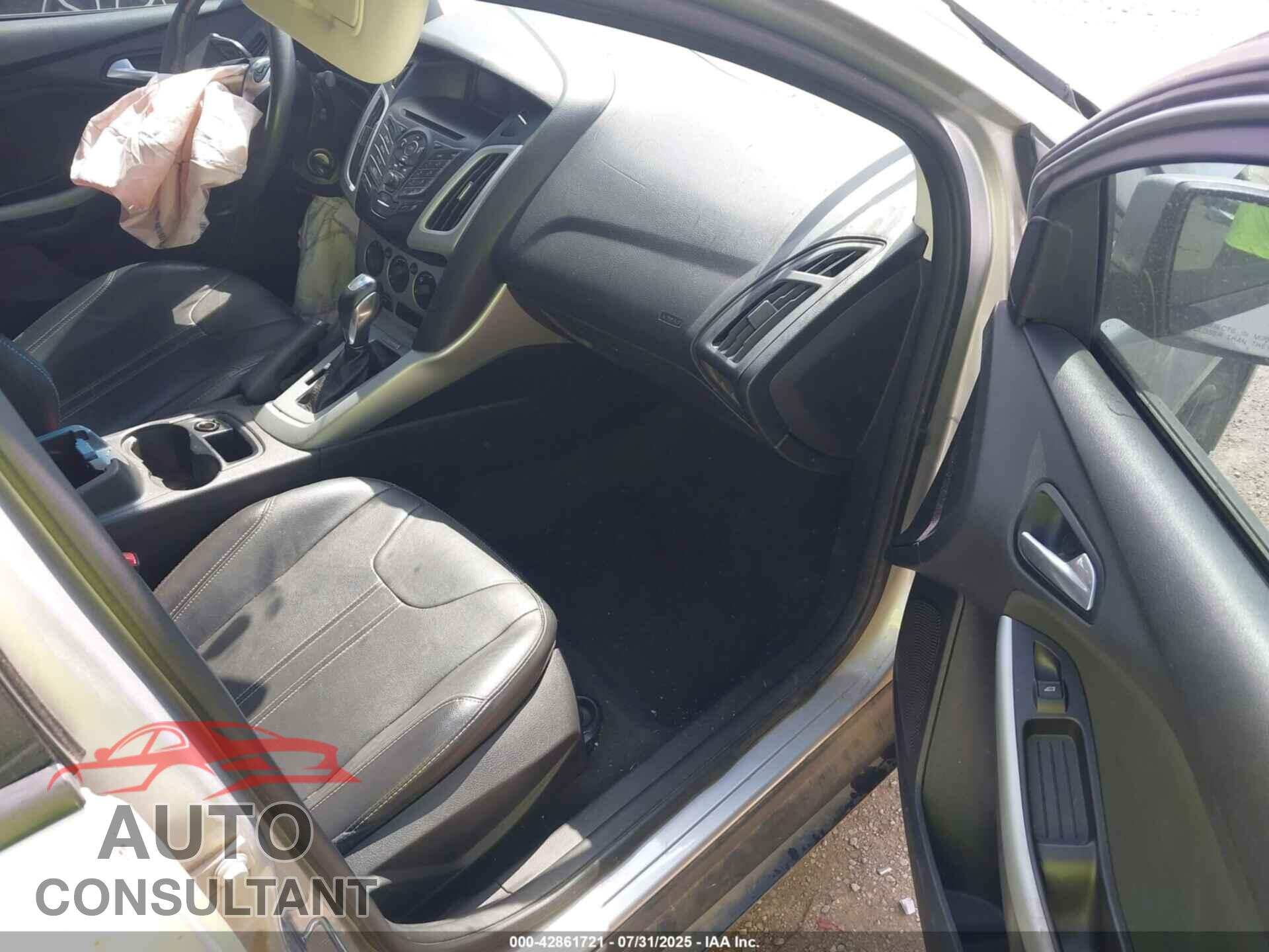 FORD FOCUS 2014 - 1FADP3F24EL381306