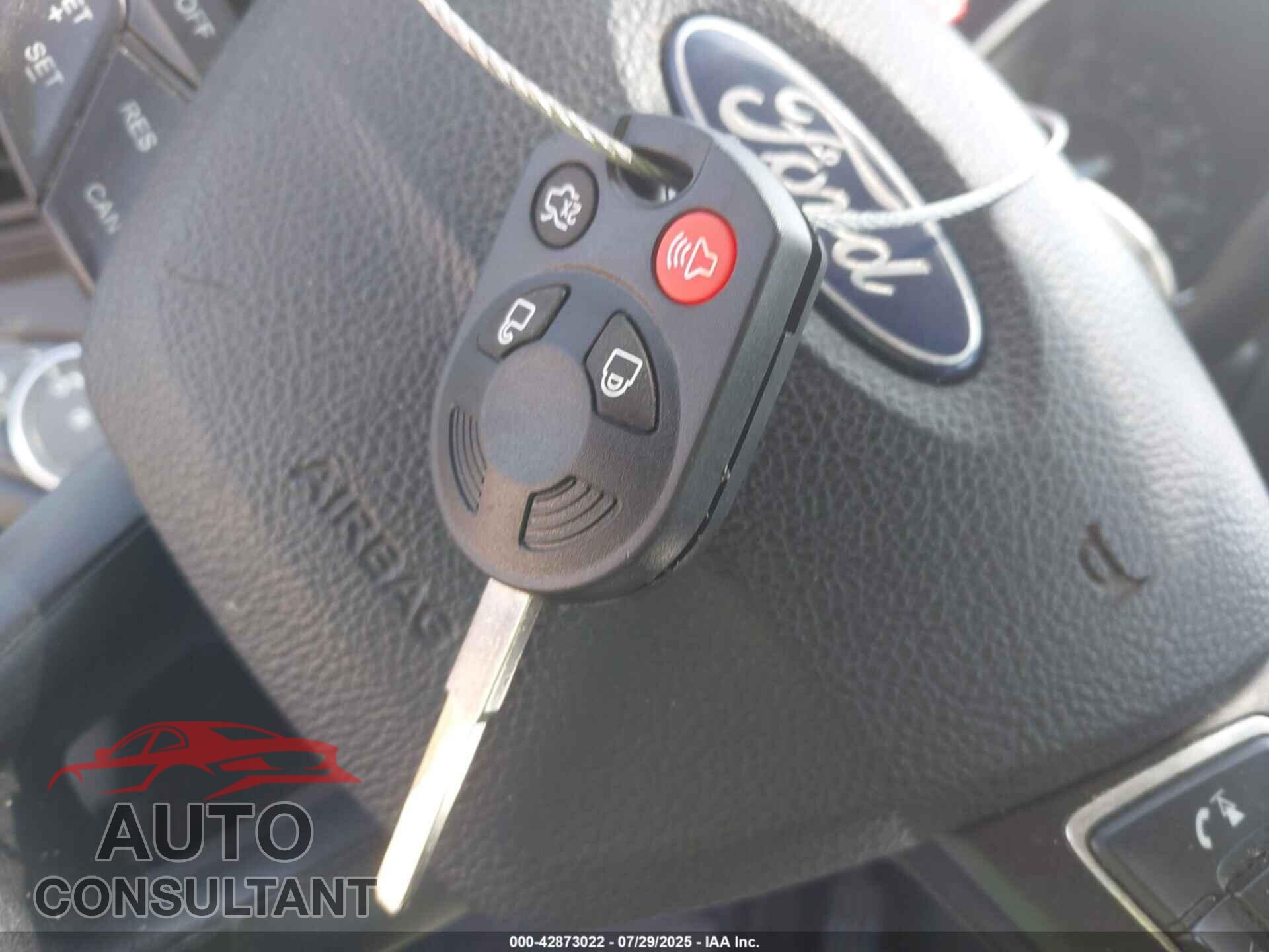 FORD ESCAPE 2018 - 1FMCU9GD5JUA05182