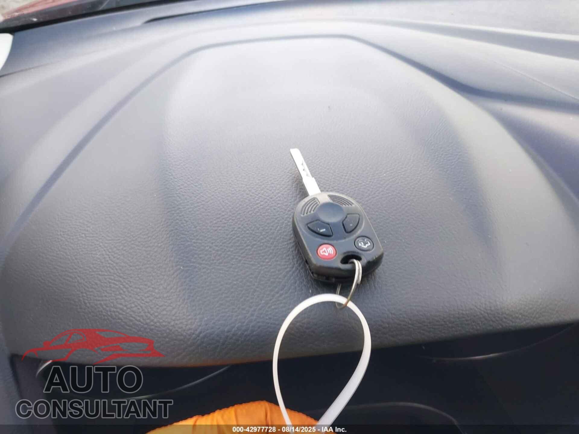 FORD FOCUS 2018 - 1FADP3F29JL319037