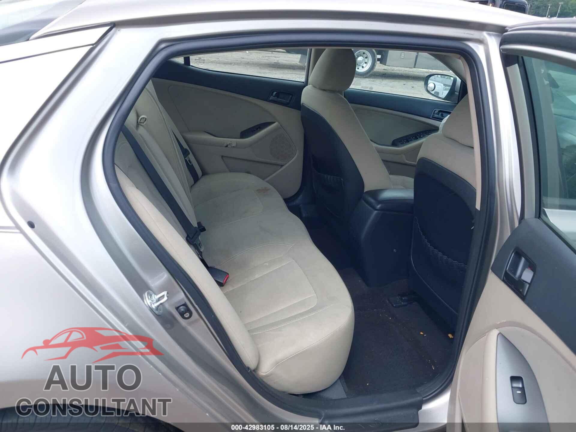 KIA OPTIMA 2011 - KNAGM4A79B5137009