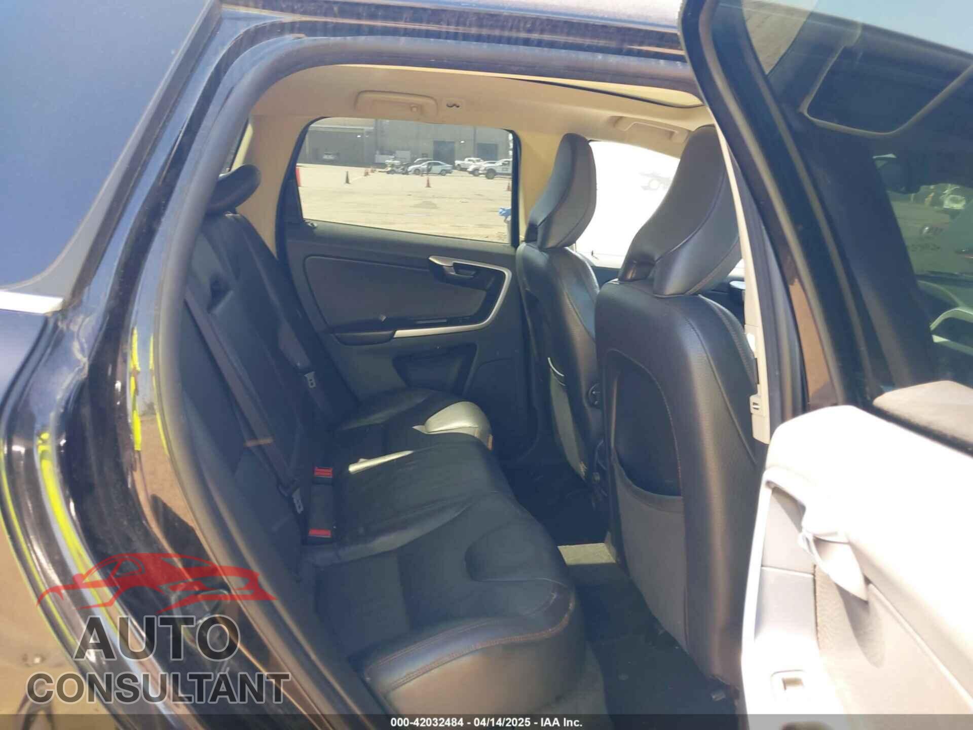 VOLVO XC60 2010 - YV4992DZ8A2022087