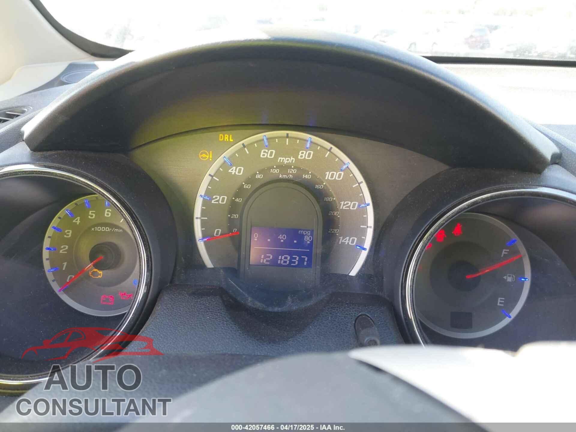 HONDA FIT 2013 - JHMGE8H58DC045219