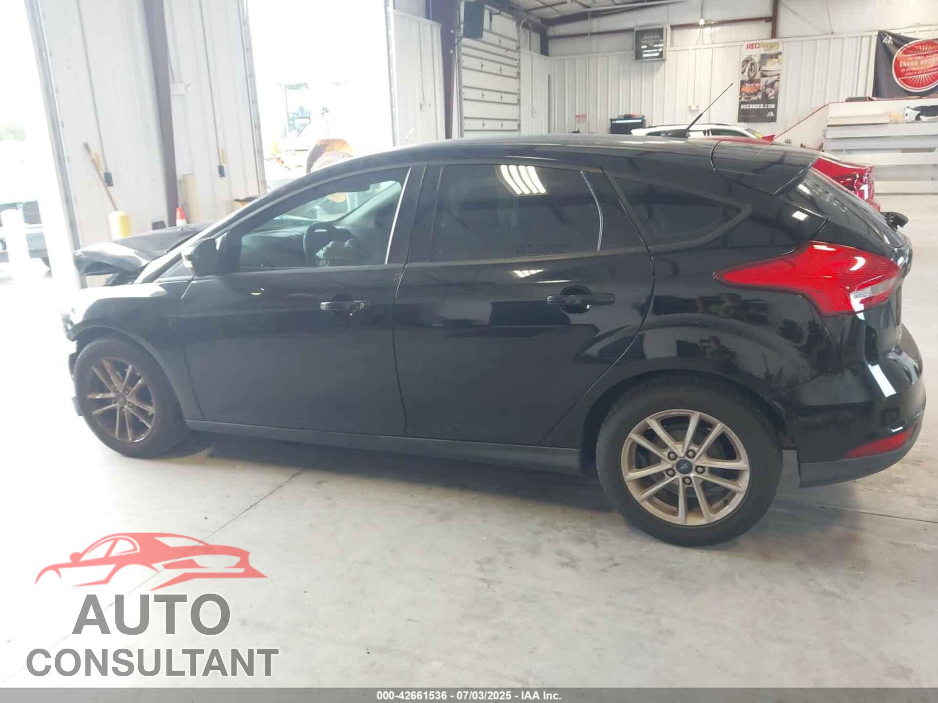 FORD FOCUS 2017 - 1FADP3K2XHL231372