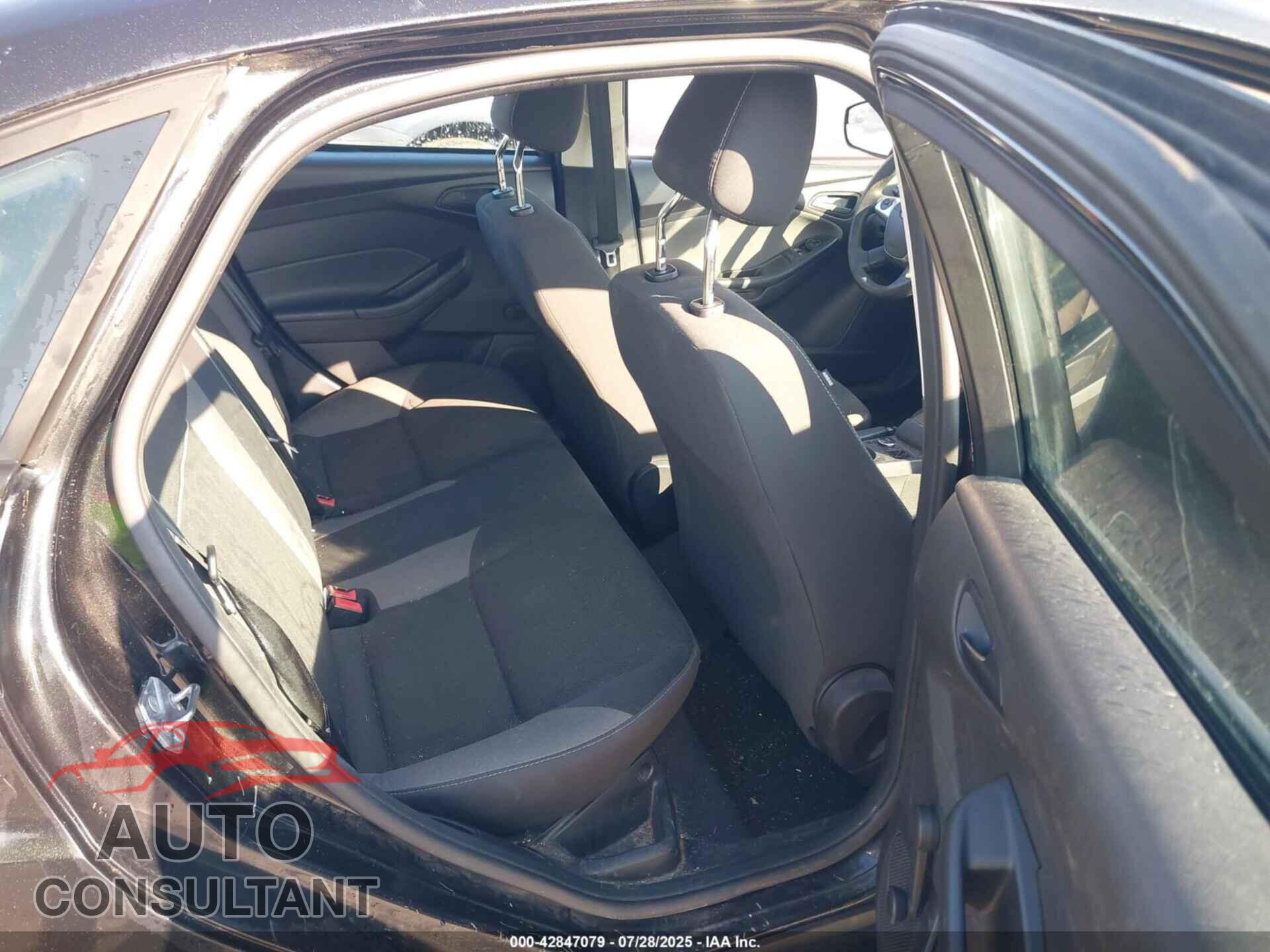 FORD FOCUS 2014 - 1FADP3E25EL227933