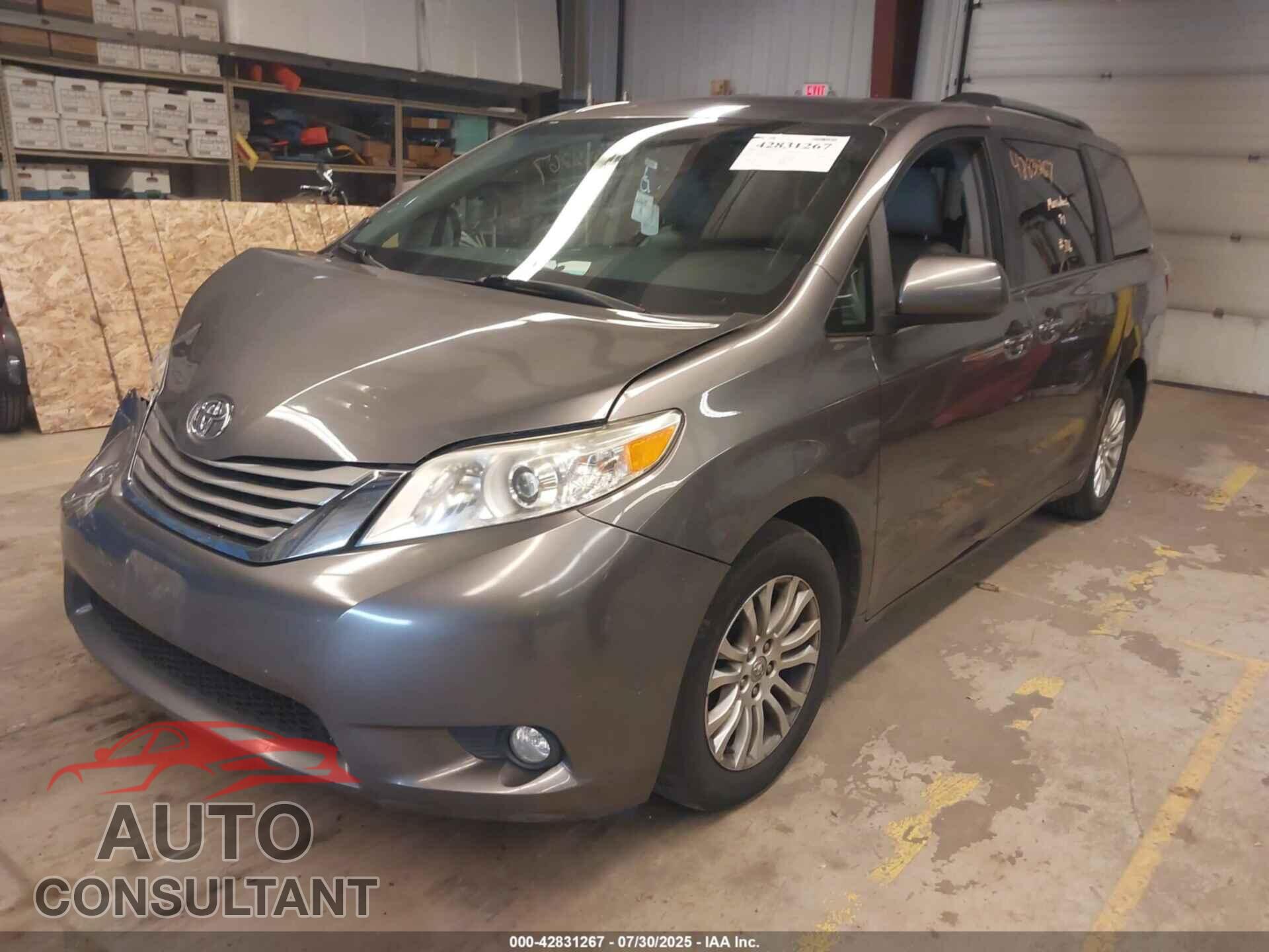 TOYOTA SIENNA 2017 - 5TDYZ3DCXHS827222