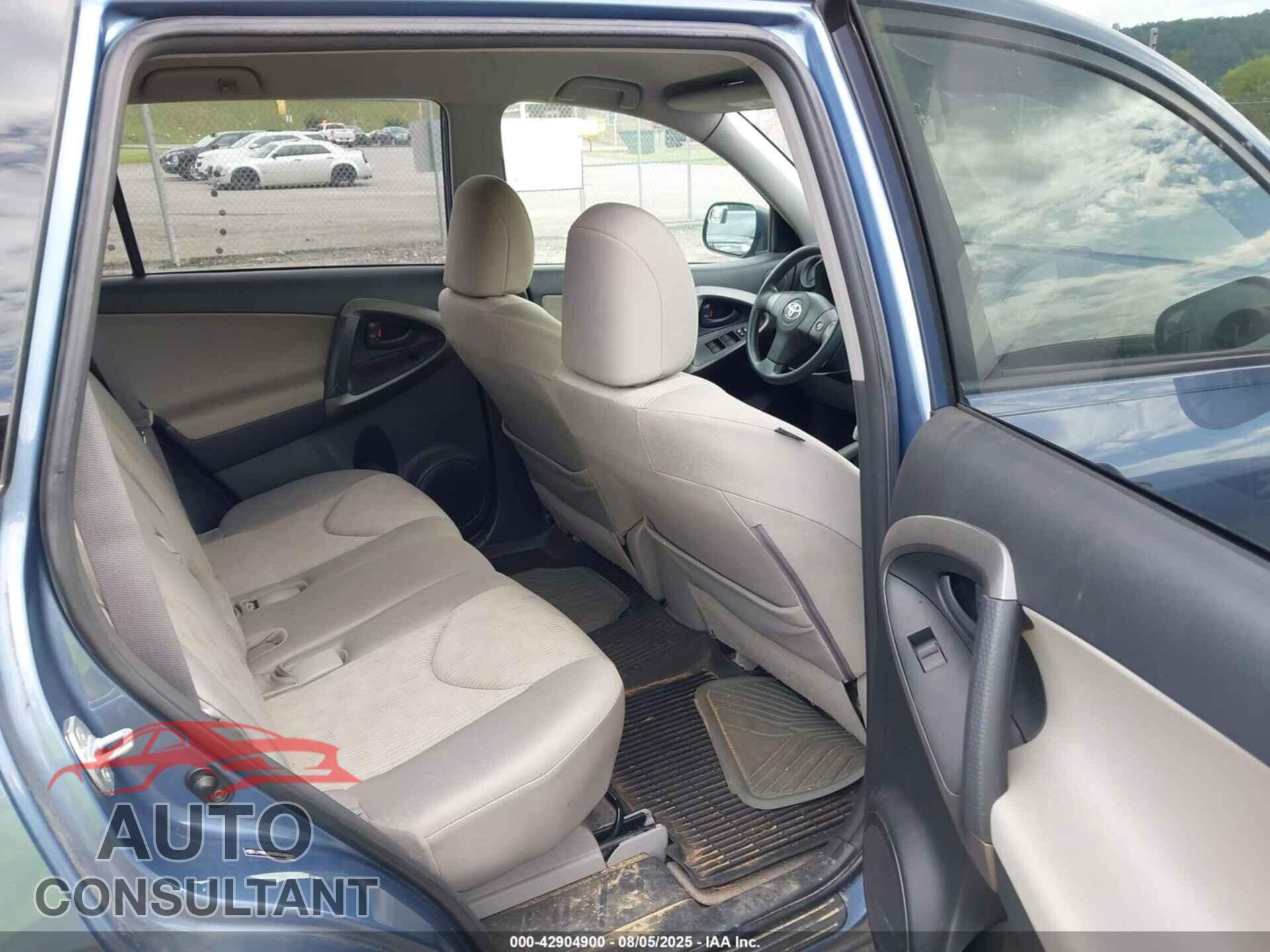 TOYOTA RAV4 2011 - JTMBF4DV3B5049655