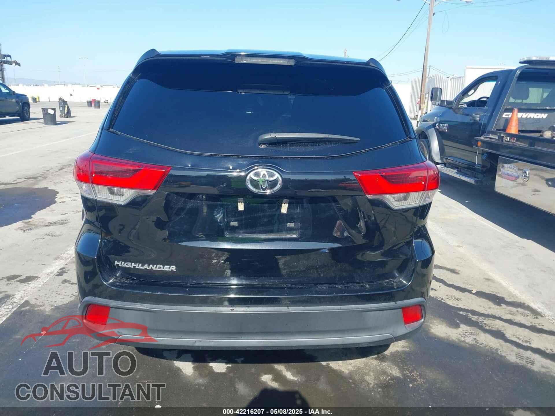 TOYOTA HIGHLANDER 2018 - 5TDZZRFH3JS252287