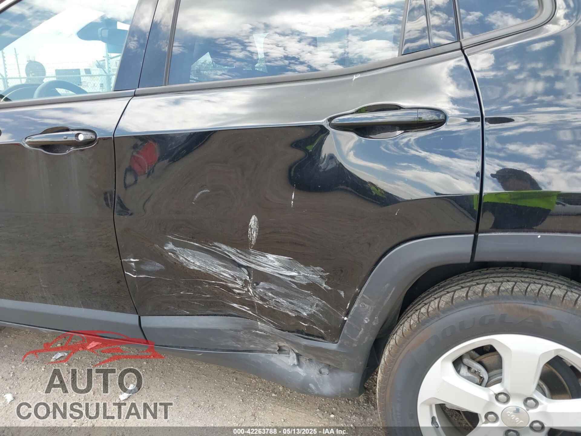 JEEP COMPASS 2018 - 3C4NJDBB7JT138910