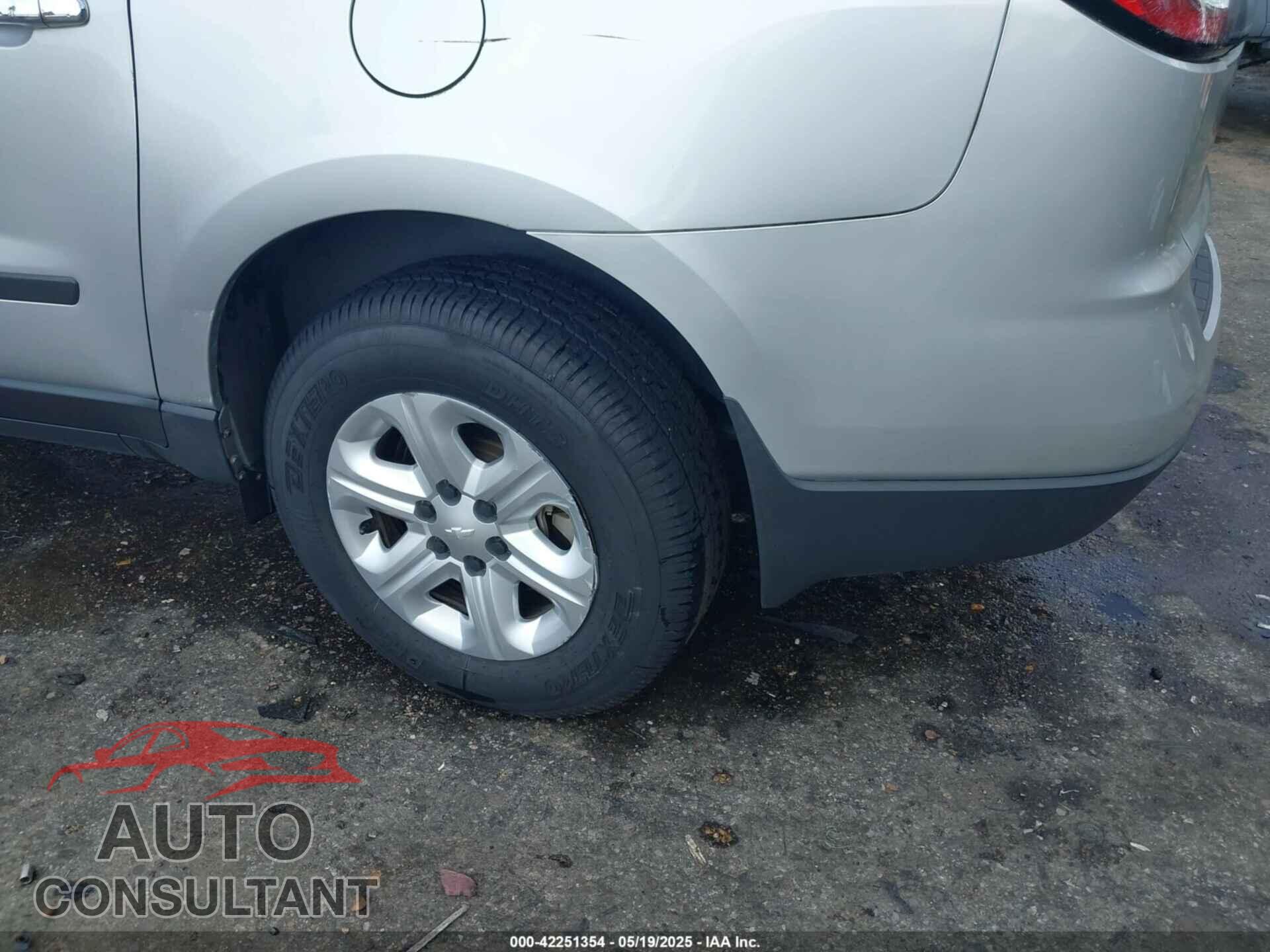 CHEVROLET TRAVERSE 2015 - 1GNKRFKD3FJ159607
