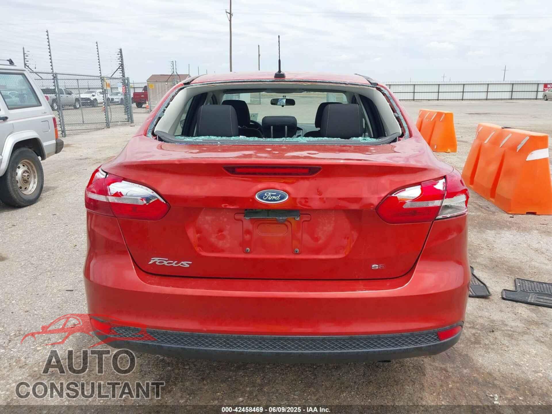 FORD FOCUS 2018 - 1FADP3F24JL267705
