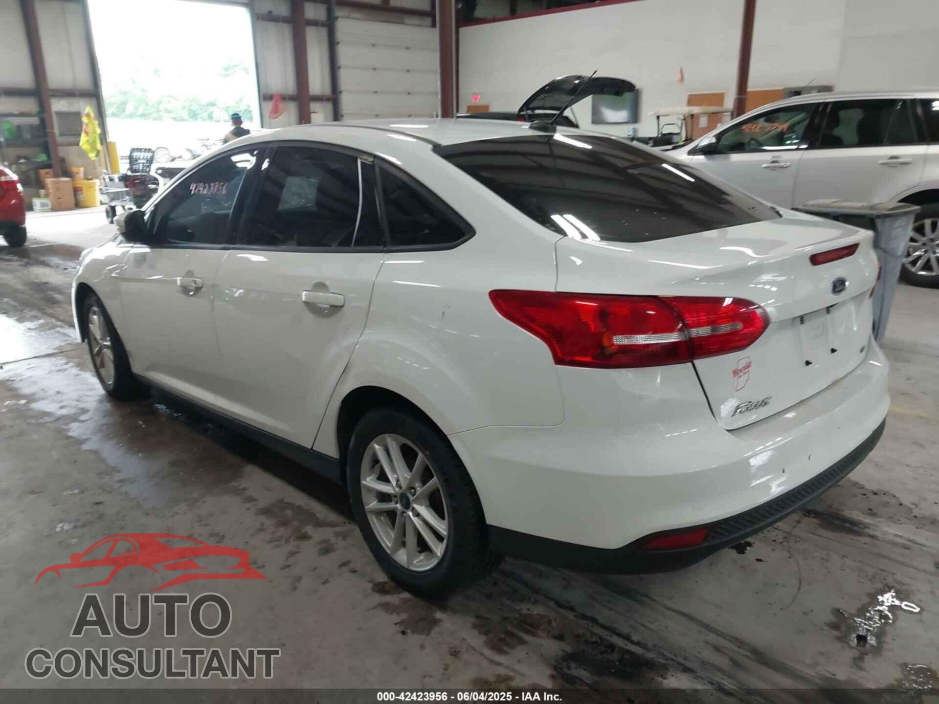 FORD FOCUS 2017 - 1FADP3F21HL303635