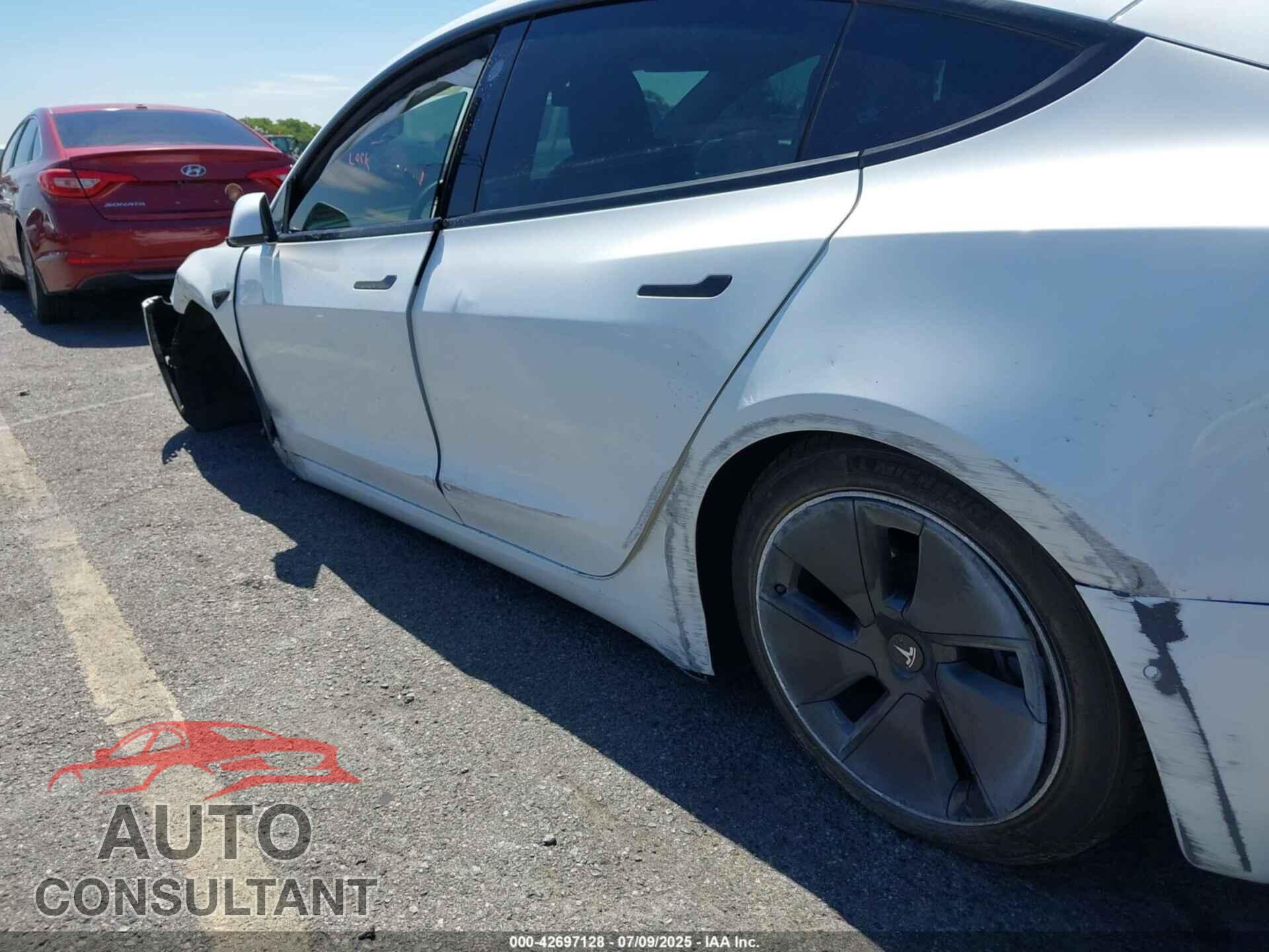 TESLA MODEL 3 2022 - 5YJ3E1EA6NF116012