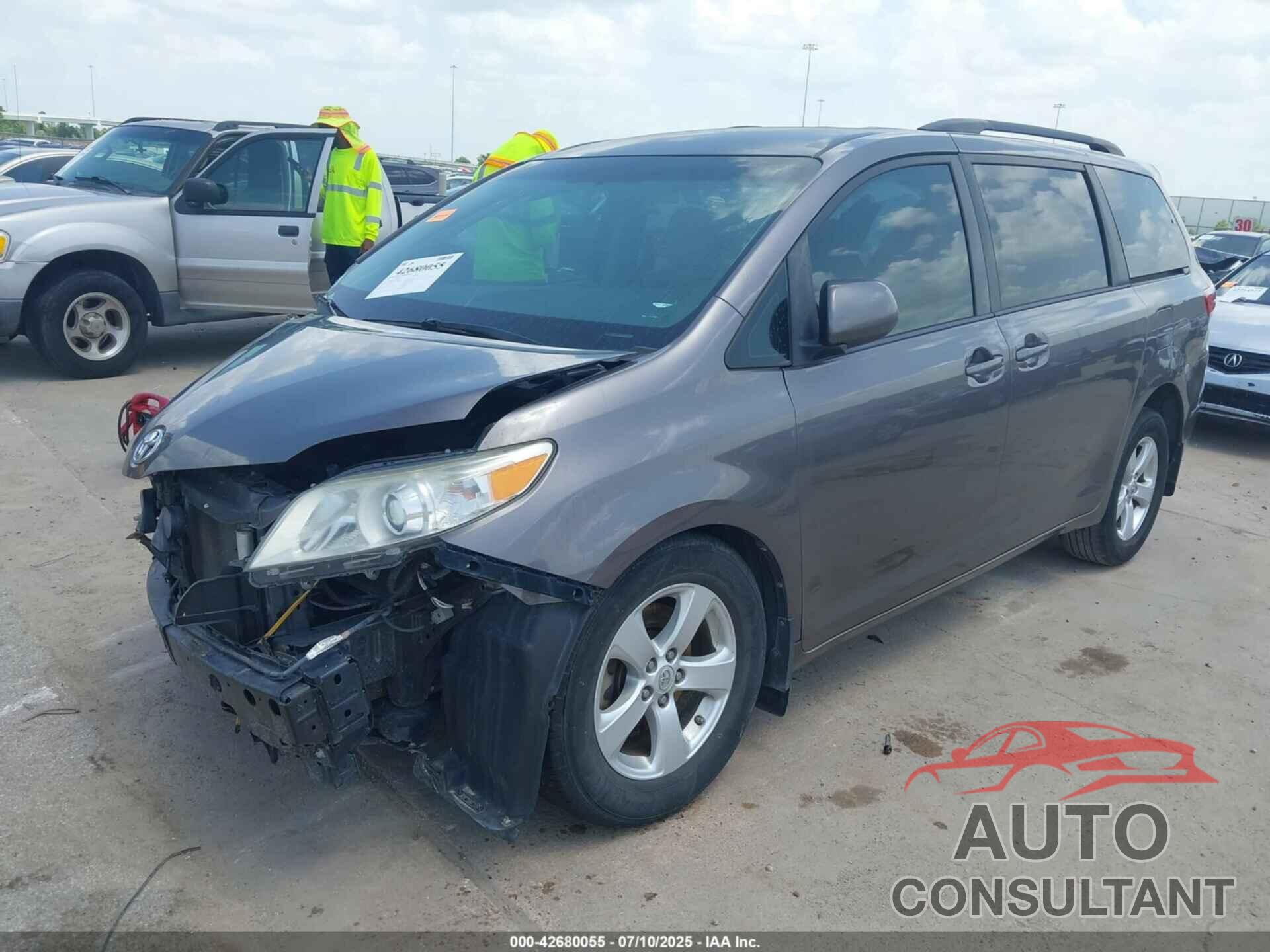 TOYOTA SIENNA 2015 - 5TDKK3DC0FS689388