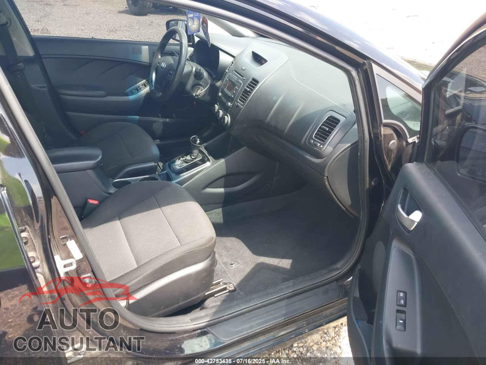 KIA FORTE 2018 - 3KPFK4A76JE230965