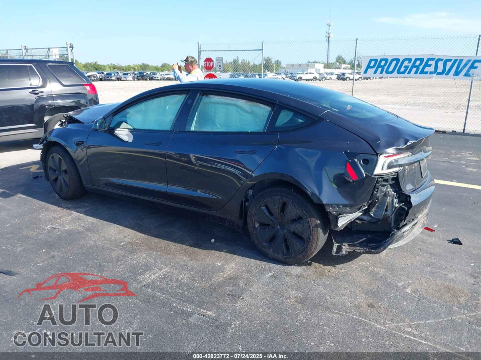 TESLA MODEL 3 2024 - 5YJ3E1EA3RF871771