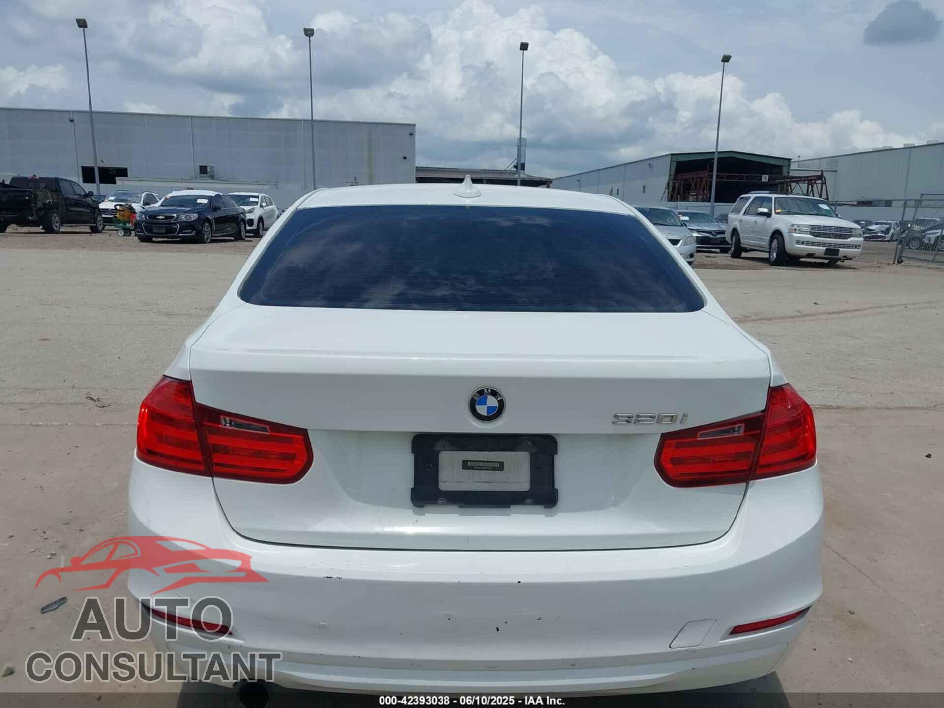 BMW 320I 2013 - WBA3B1C50DK129576