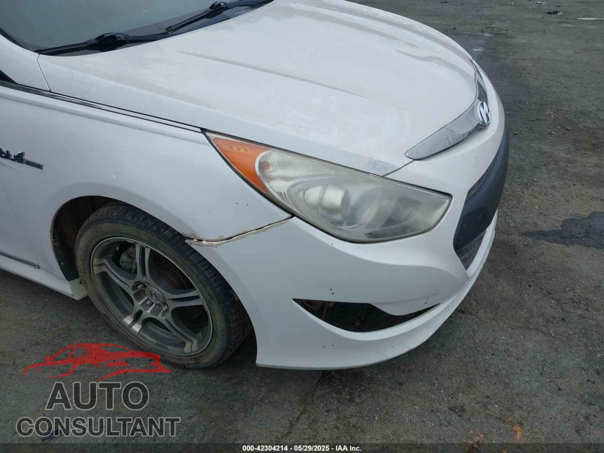 HYUNDAI SONATA HYBRID 2012 - KMHEC4A42CA059244