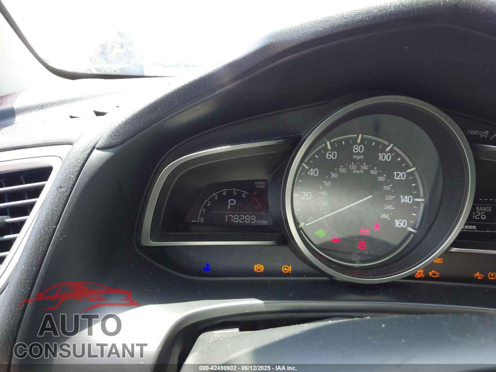 MAZDA MAZDA3 2018 - 3MZBN1K76JM276947