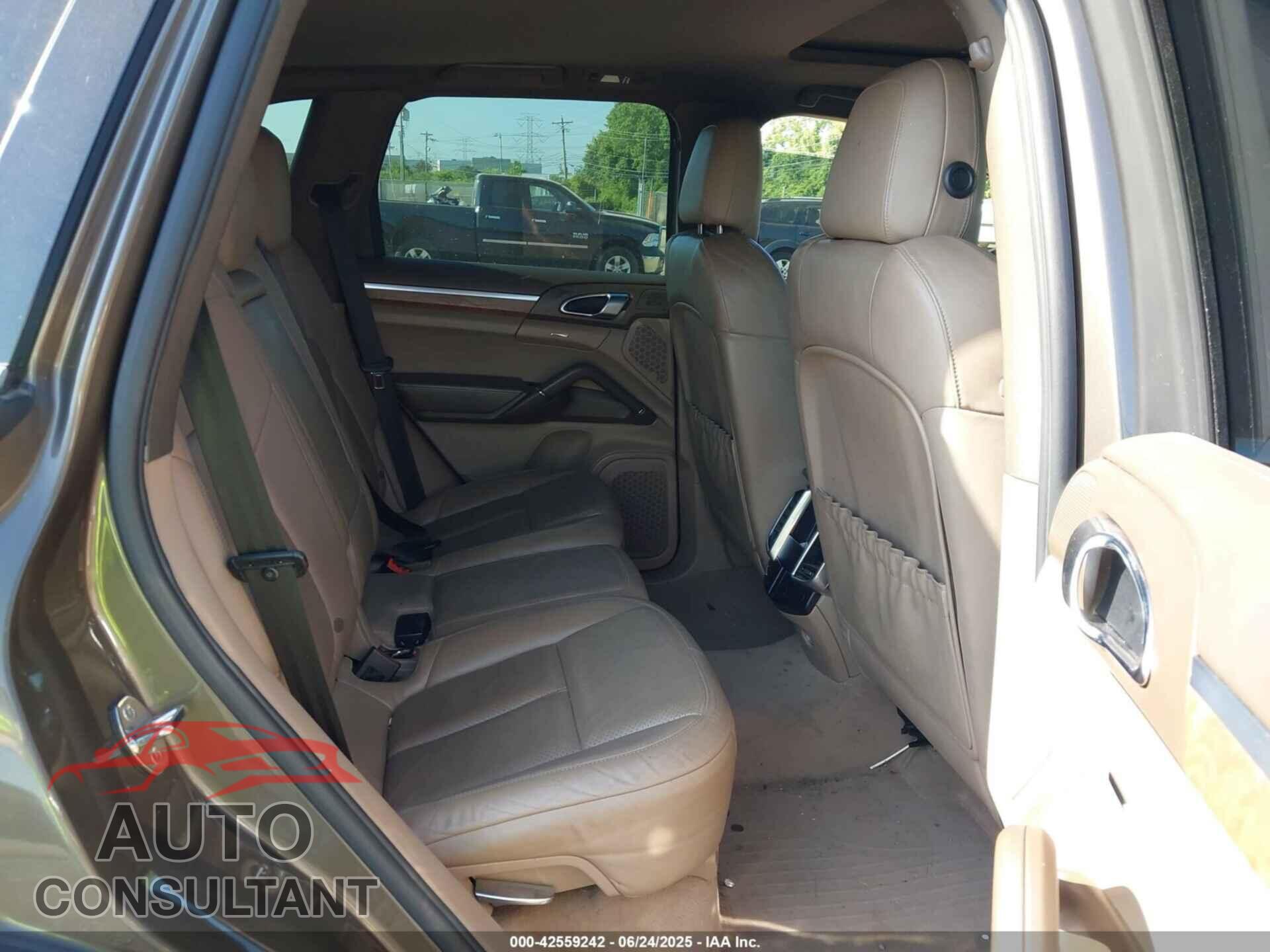 PORSCHE CAYENNE 2011 - WP1AA2A26BLA09038