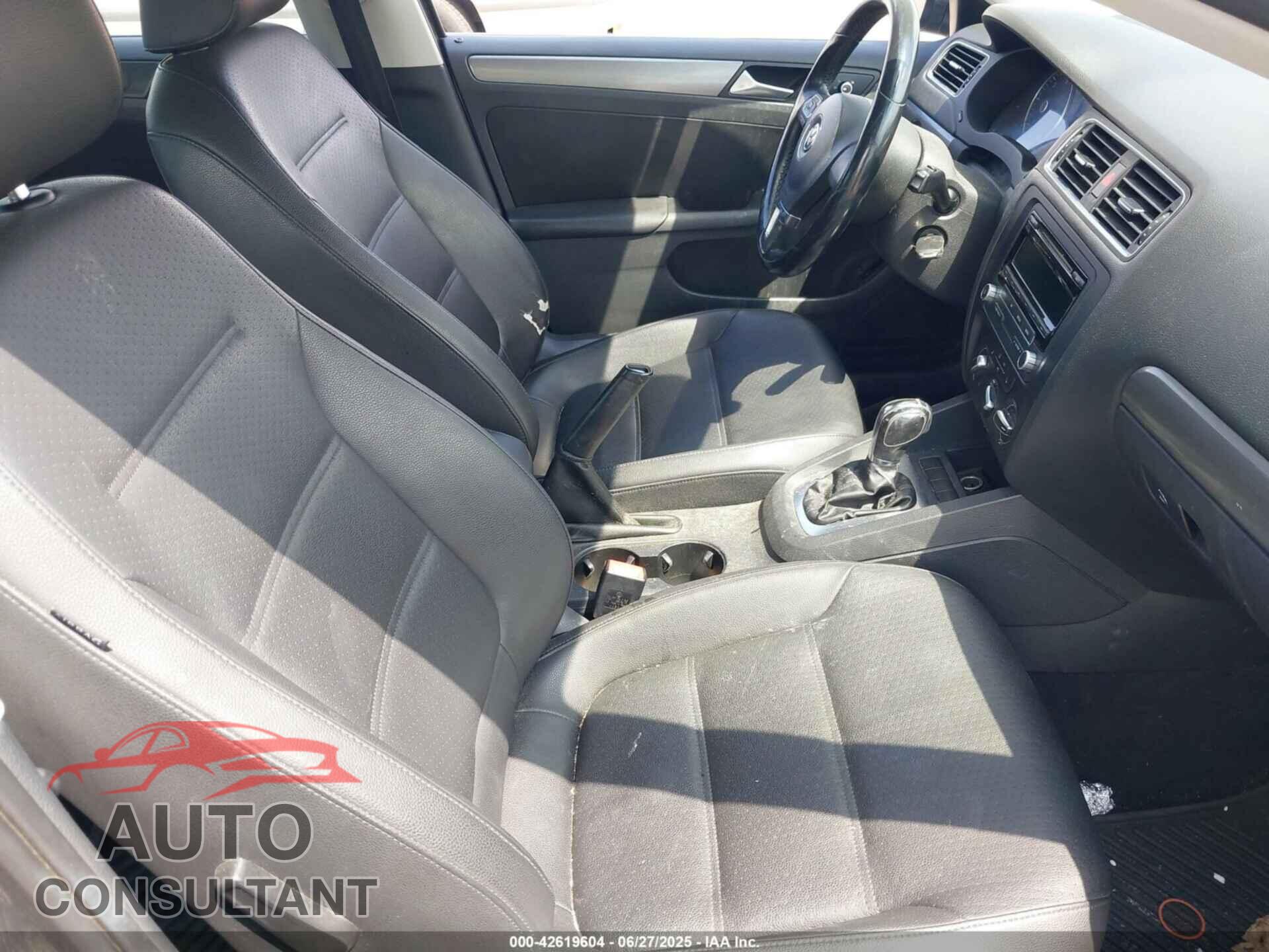 VOLKSWAGEN JETTA 2013 - 3VWLL7AJ2DM278015