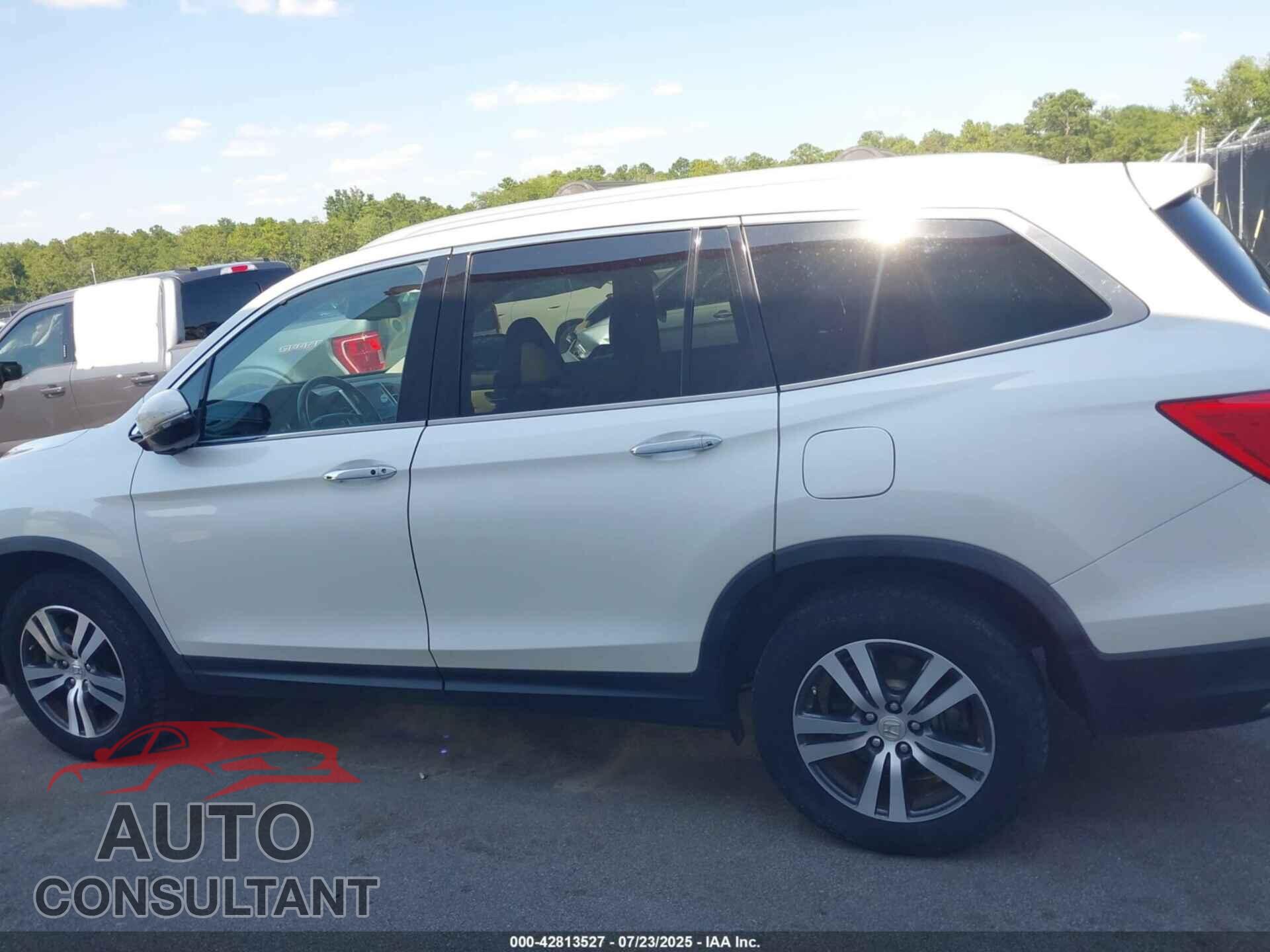 HONDA PILOT 2016 - 5FNYF5H95GB036232