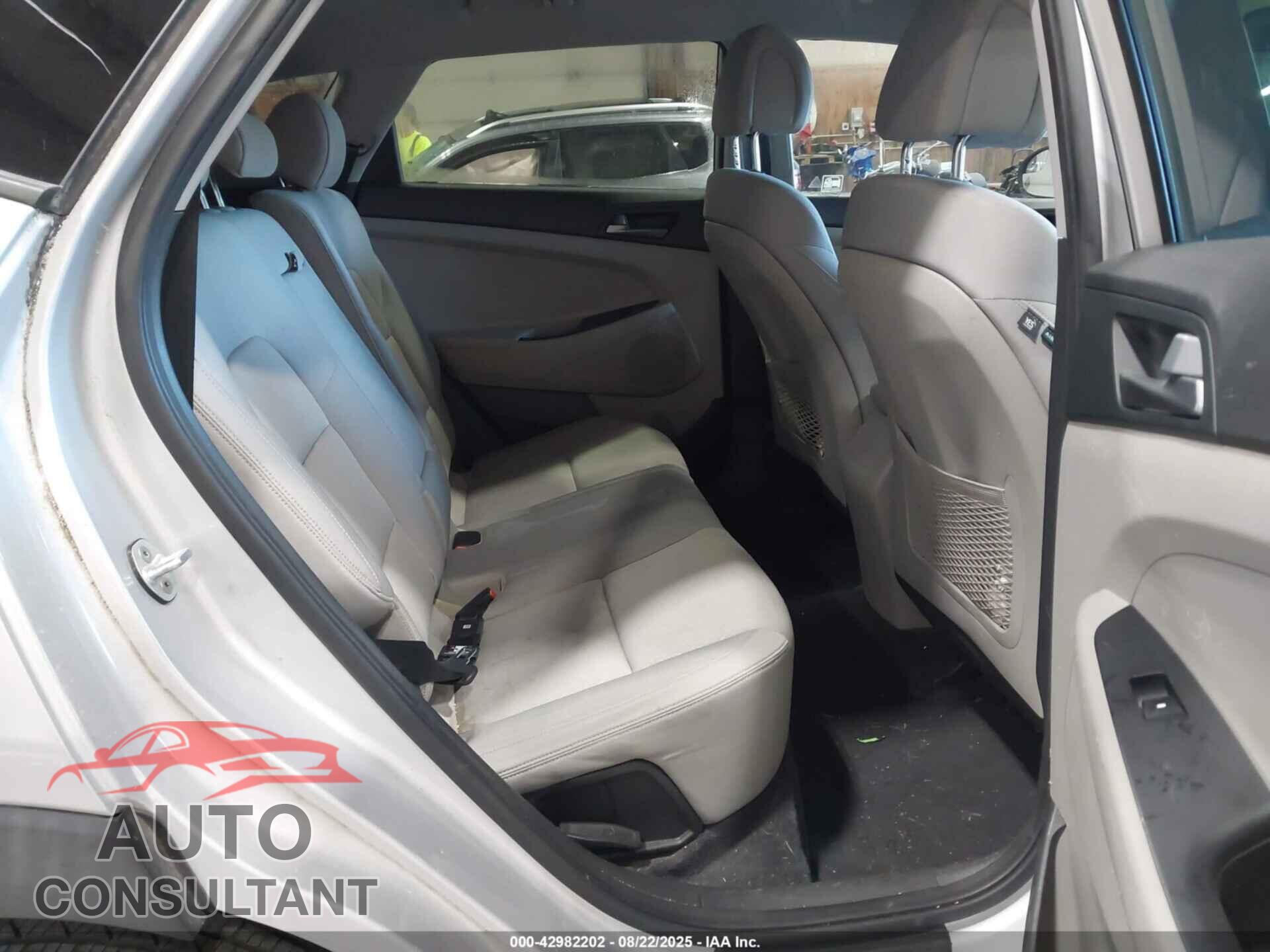 HYUNDAI TUCSON 2017 - KM8J3CA4XHU320702