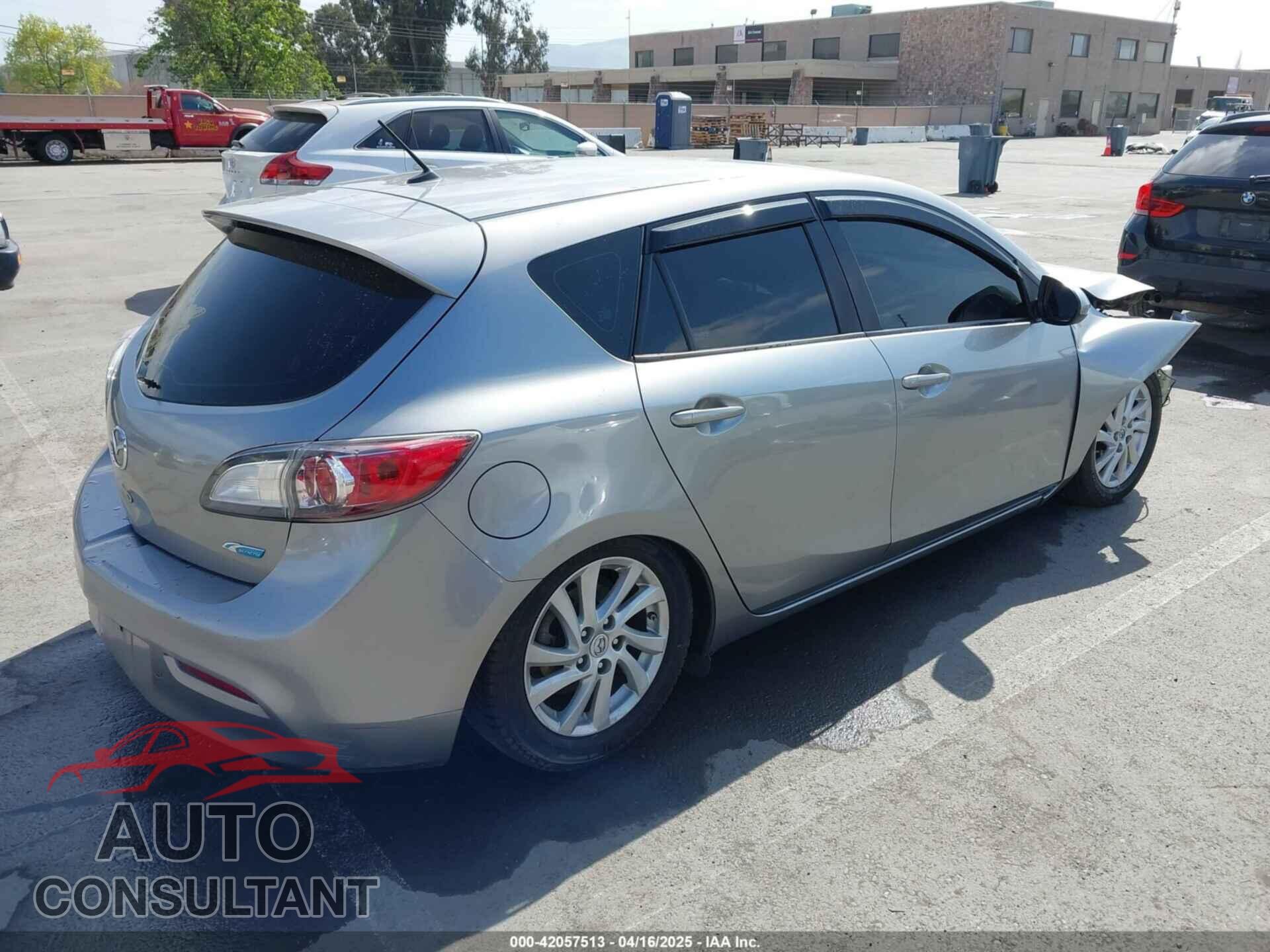 MAZDA MAZDA3 2012 - JM1BL1L89C1558242