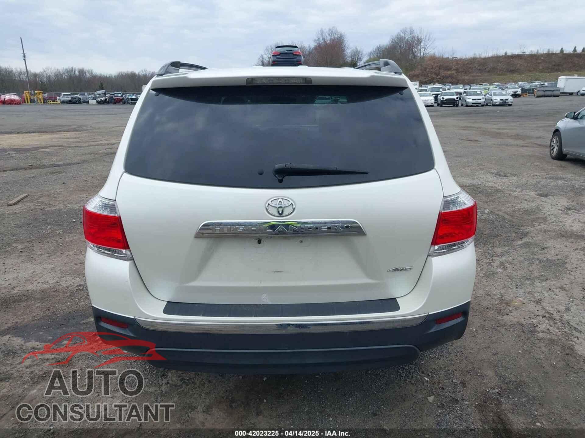 TOYOTA HIGHLANDER 2013 - 5TDBK3EH0DS228747
