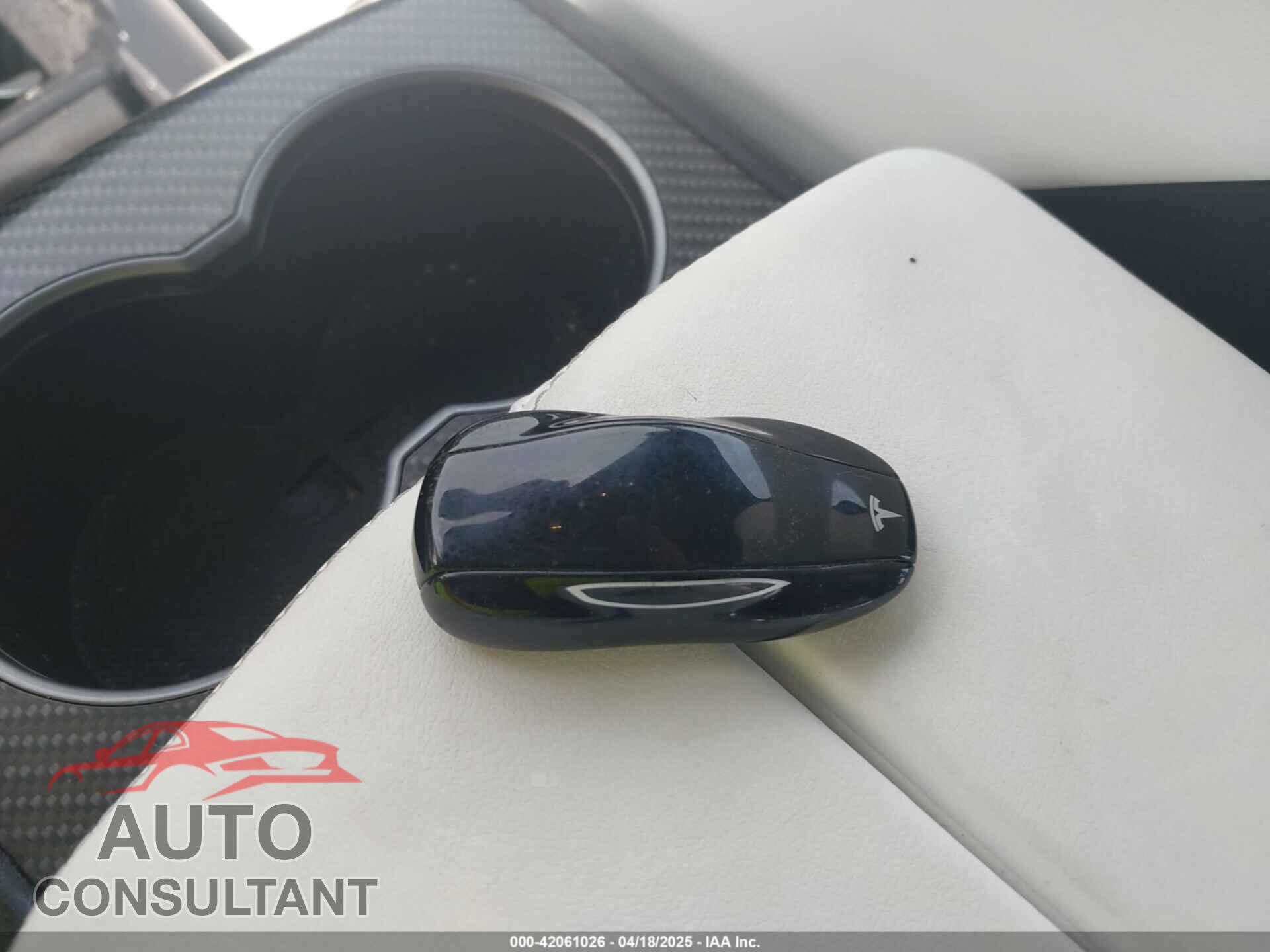 TESLA MODEL S 2021 - 5YJSA1E46MF427813