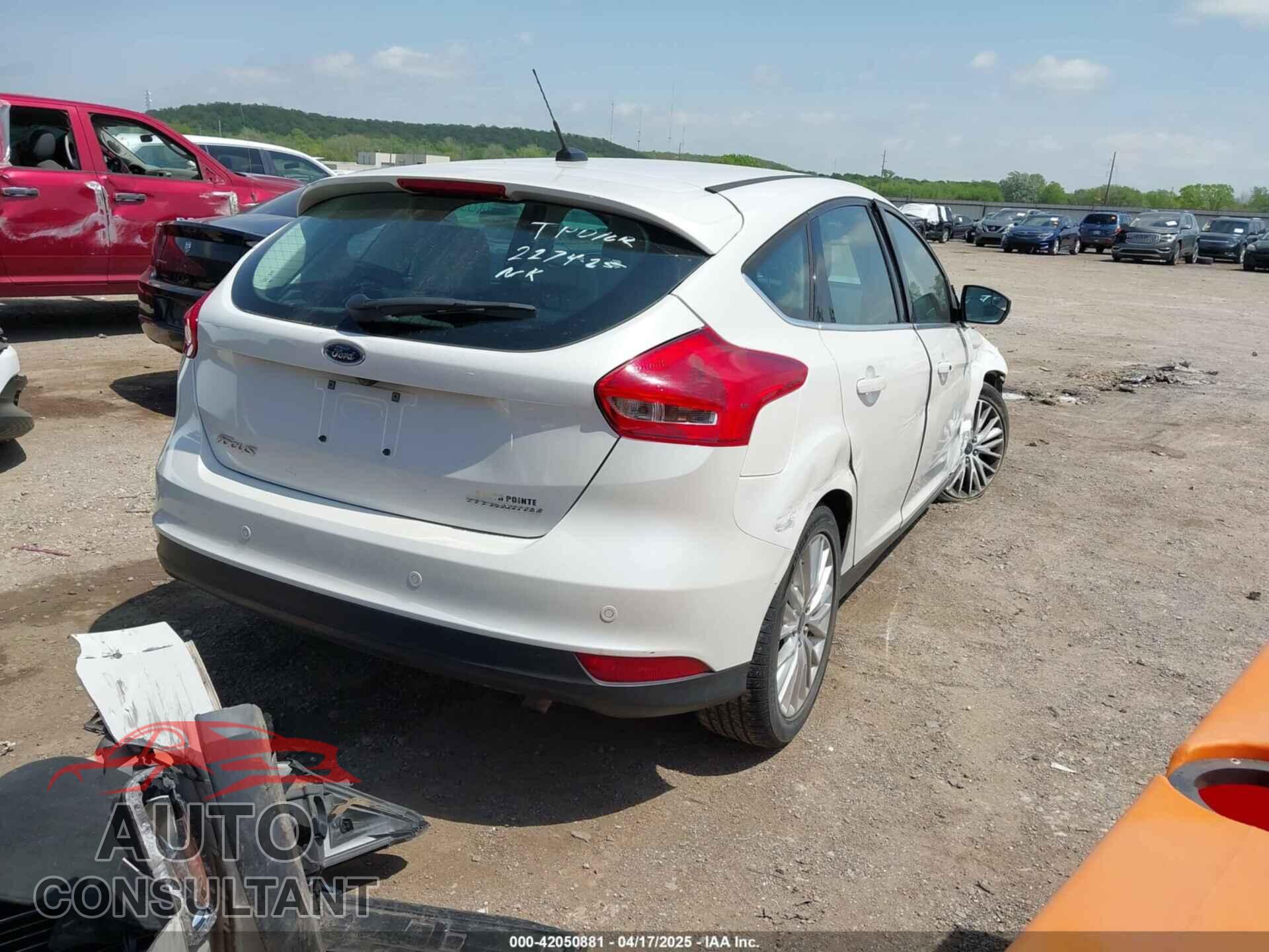 FORD FOCUS 2016 - 1FADP3N28GL222941