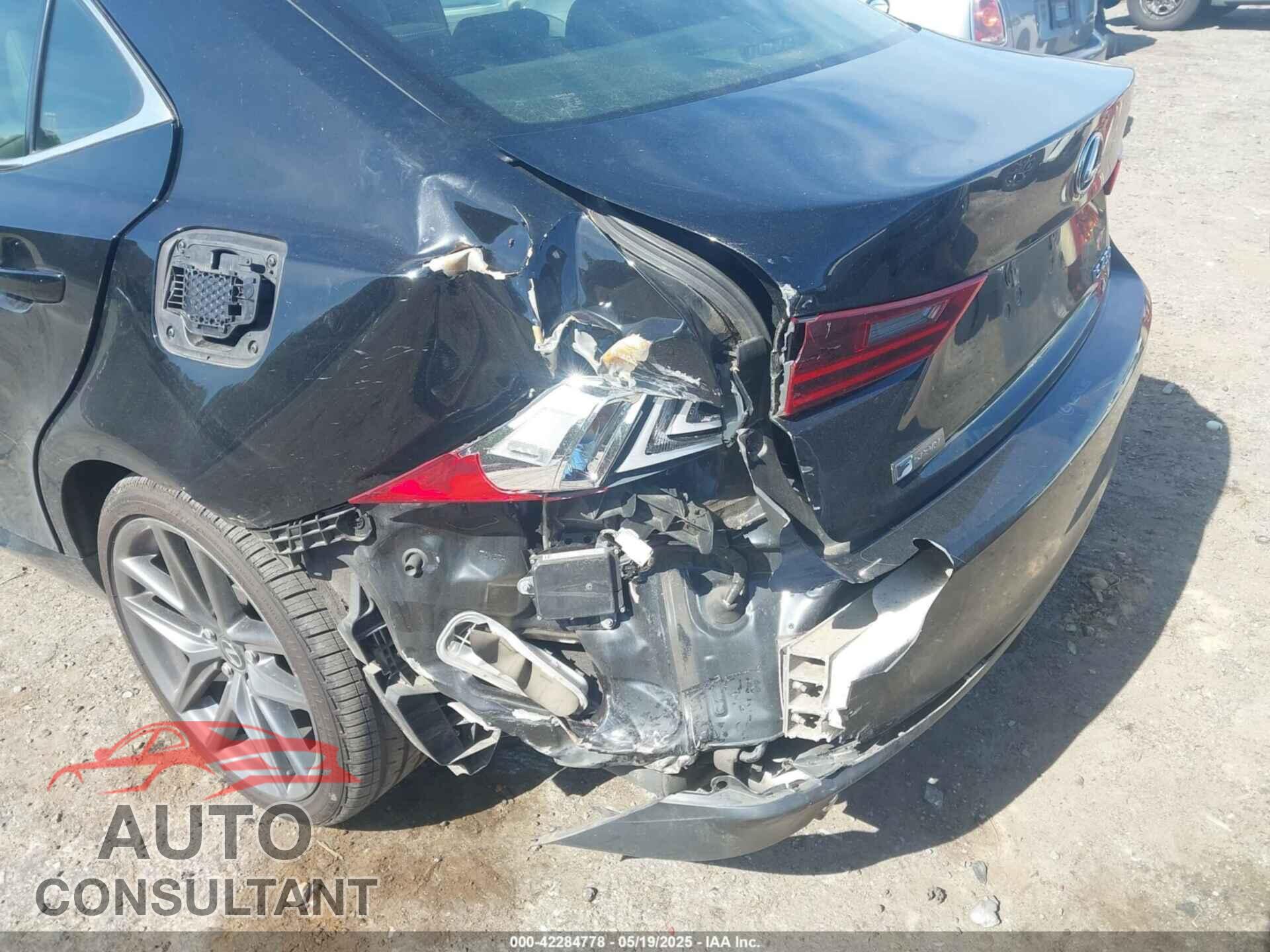 LEXUS IS 2015 - JTHBF1D26F5053899