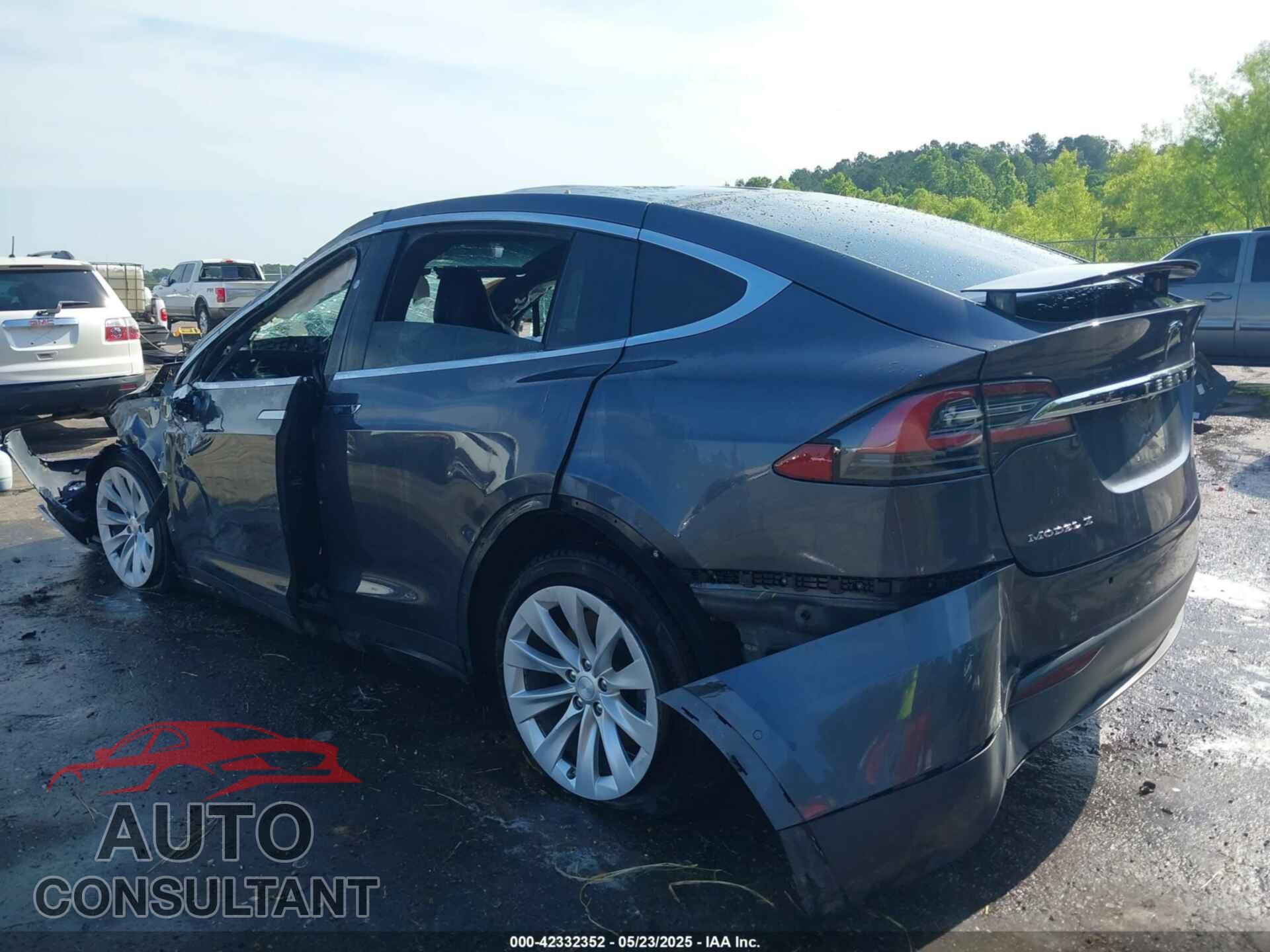 TESLA MODEL X 2018 - 5YJXCDE25JF102131