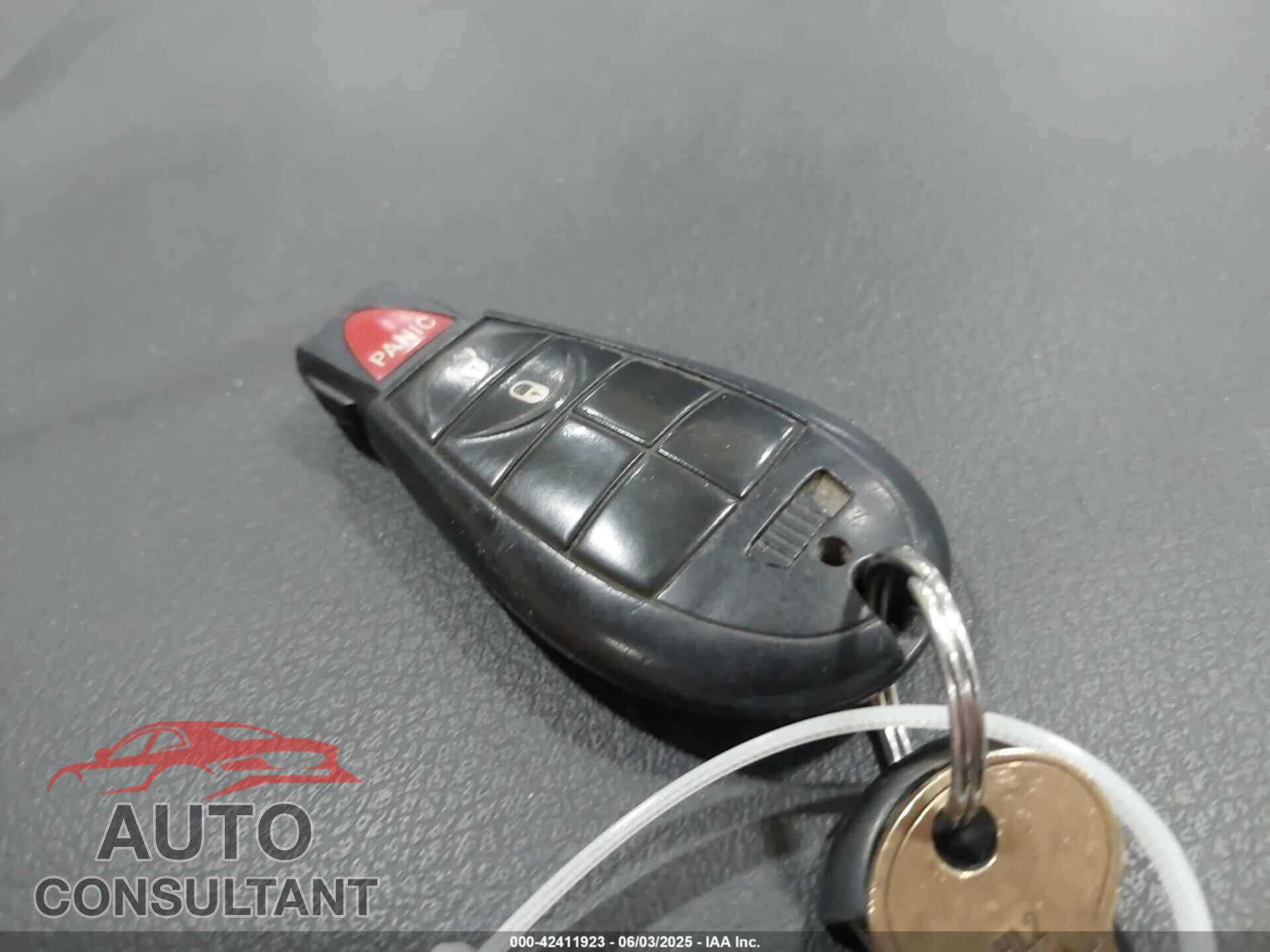 DODGE GRAND CARAVAN 2010 - 2D4RN4DE3AR260876