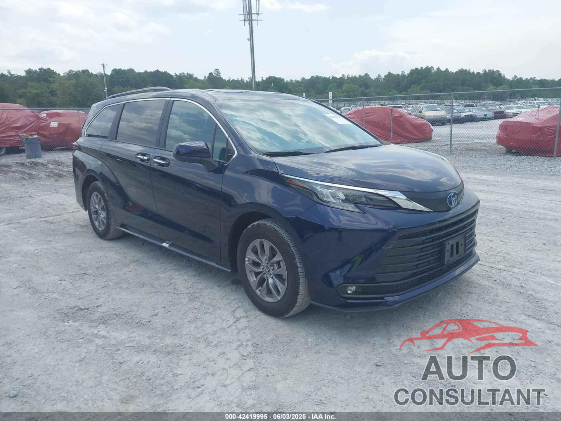 TOYOTA SIENNA 2025 - 5TDYRKEC2SS237628